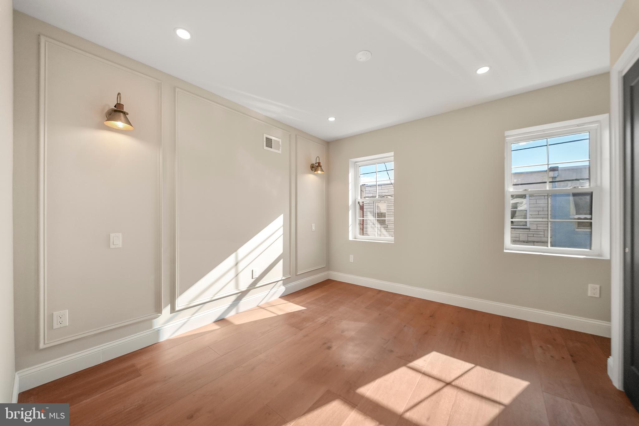 LOWER MOYAMENSING - Residential