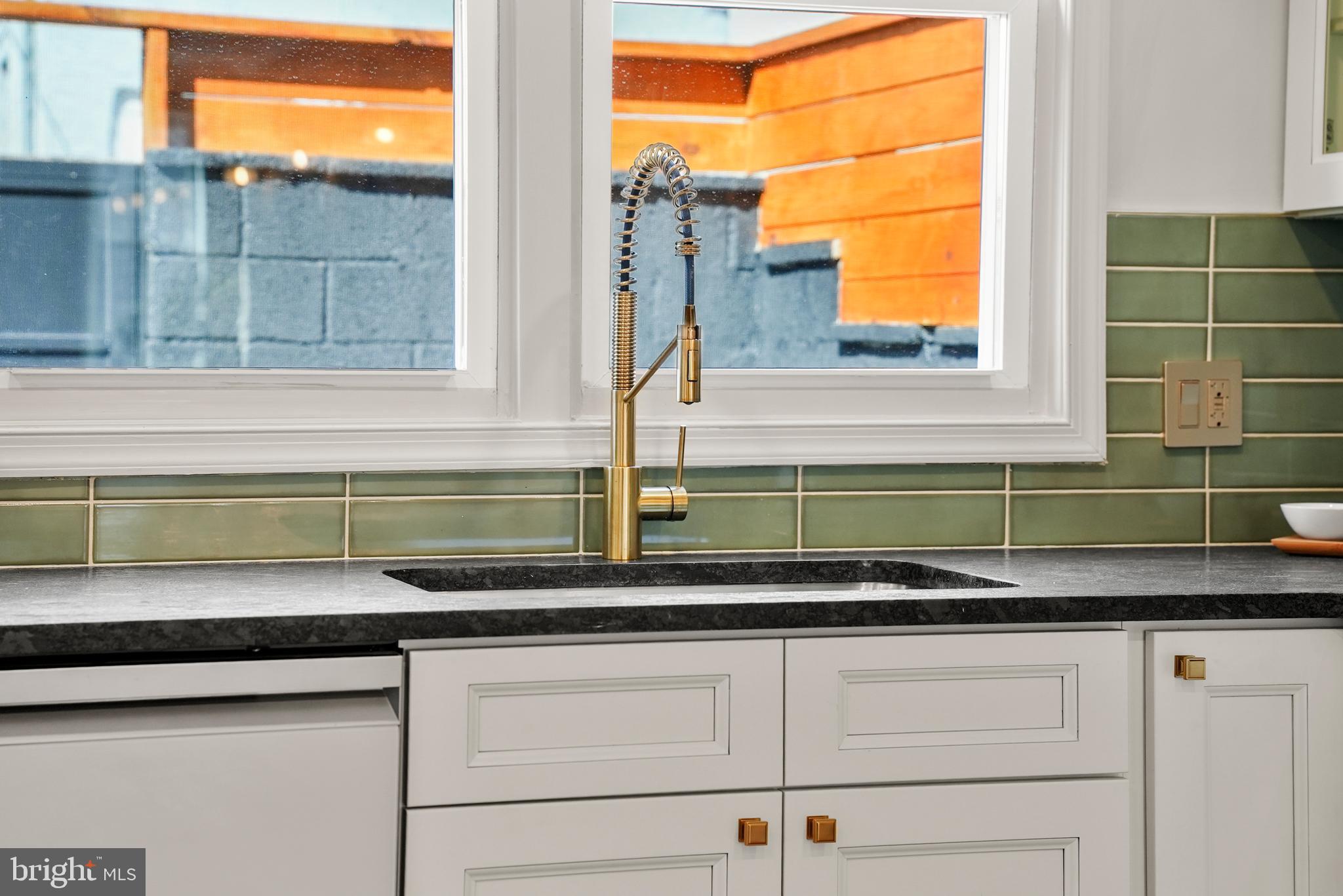 2234 S CLARION STREET