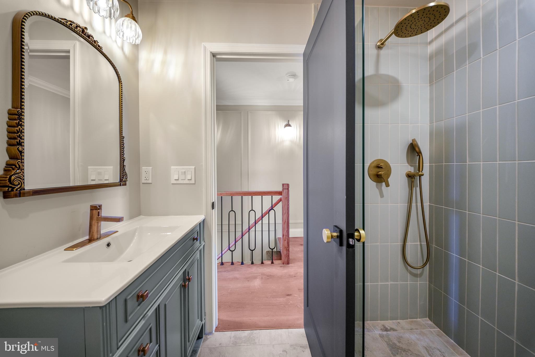 LOWER MOYAMENSING - Residential