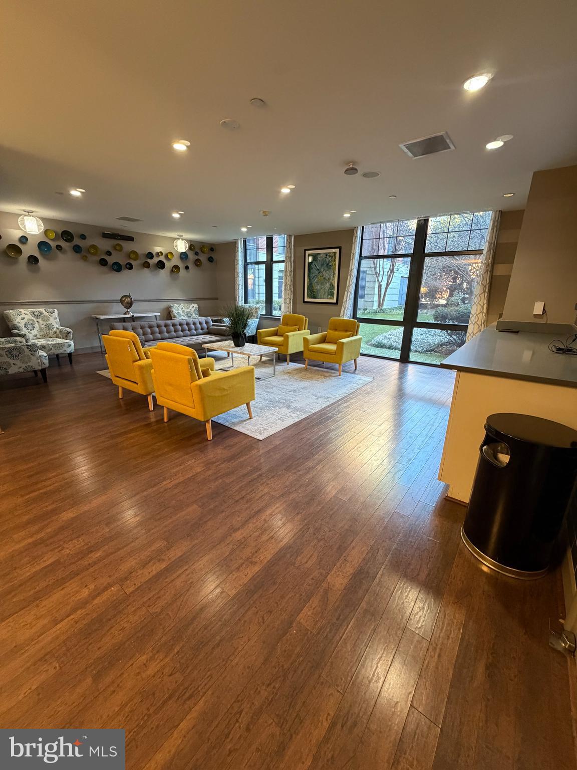 CLARENDON 1021 - Residential