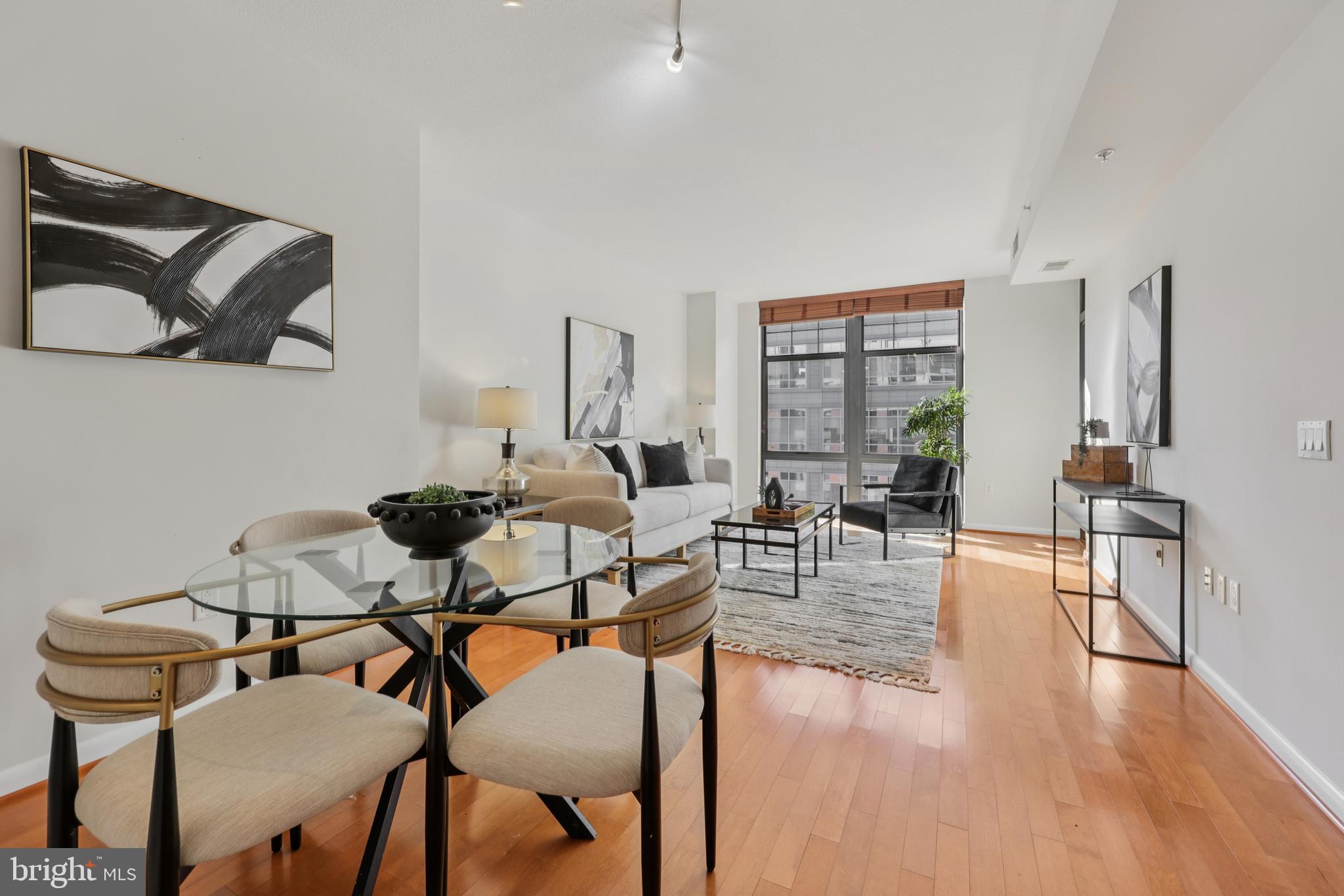 1021 N GARFIELD STREET 819