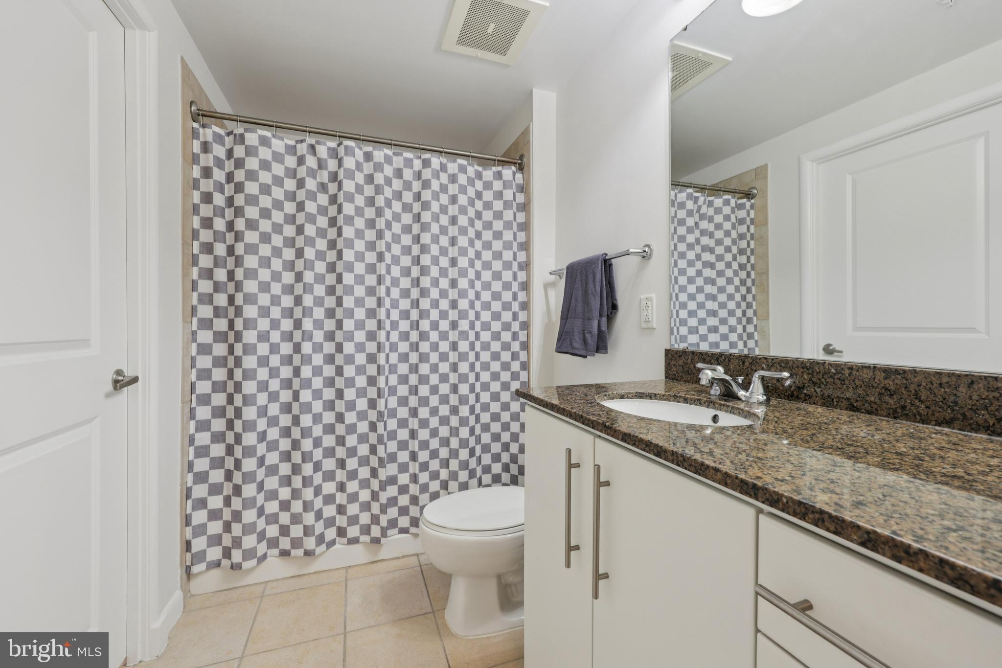 CLARENDON 1021 - Residential