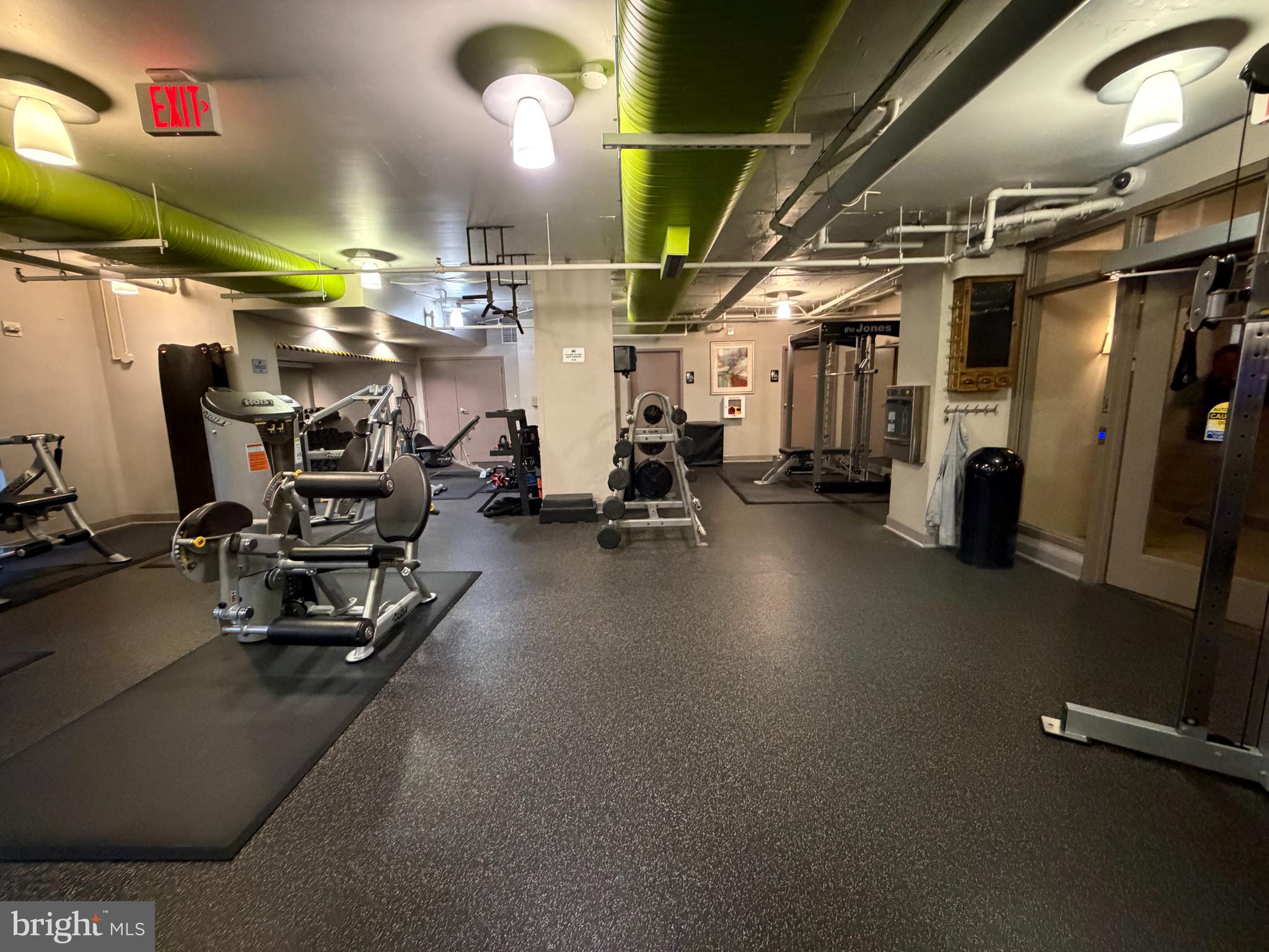 CLARENDON 1021 - Residential