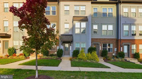 Photo of 237 Phoenix Drive, UPPER MARLBORO, MD 20774 (MLS # MDPG2182026)