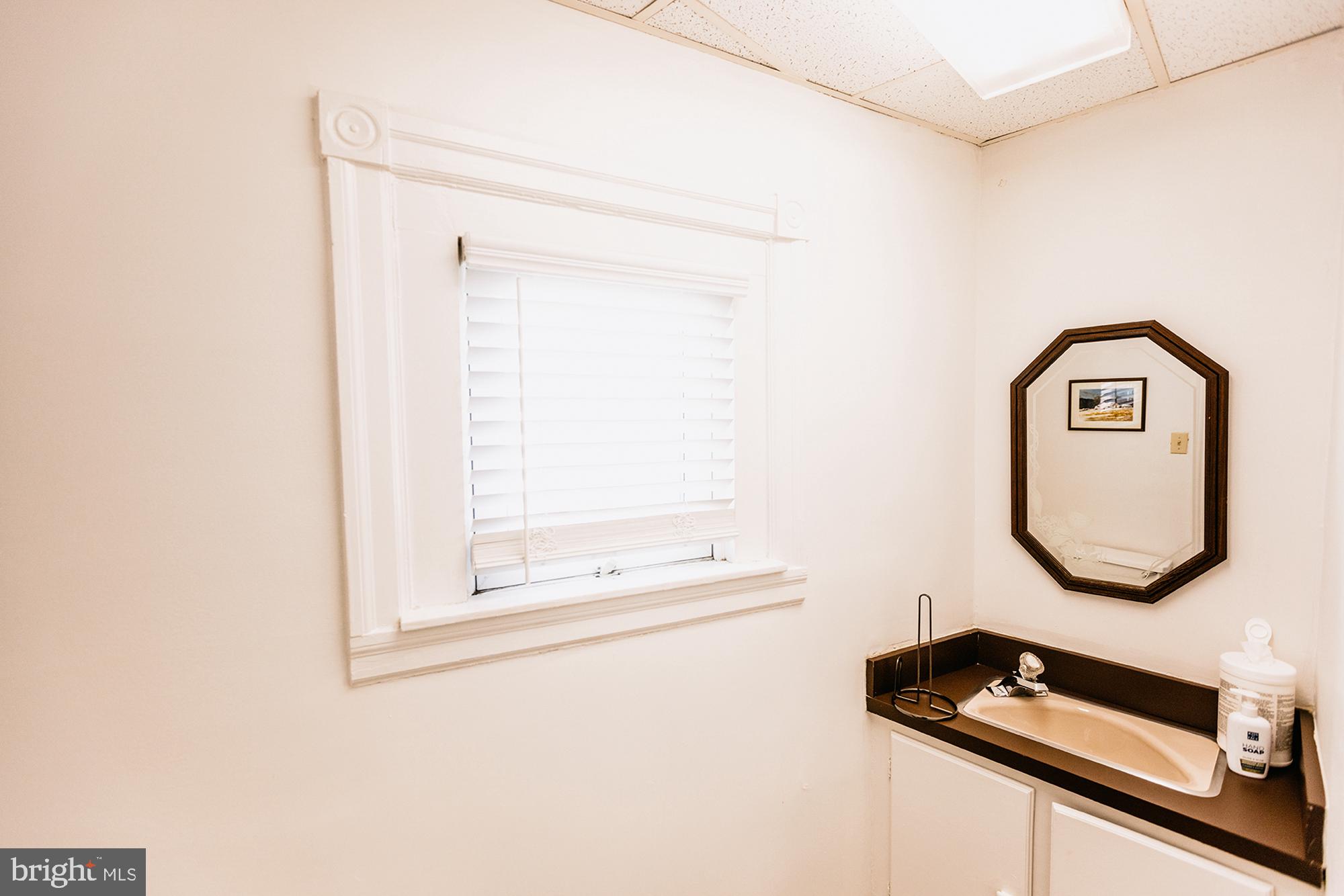 JENKINTOWN - Commercial Sale