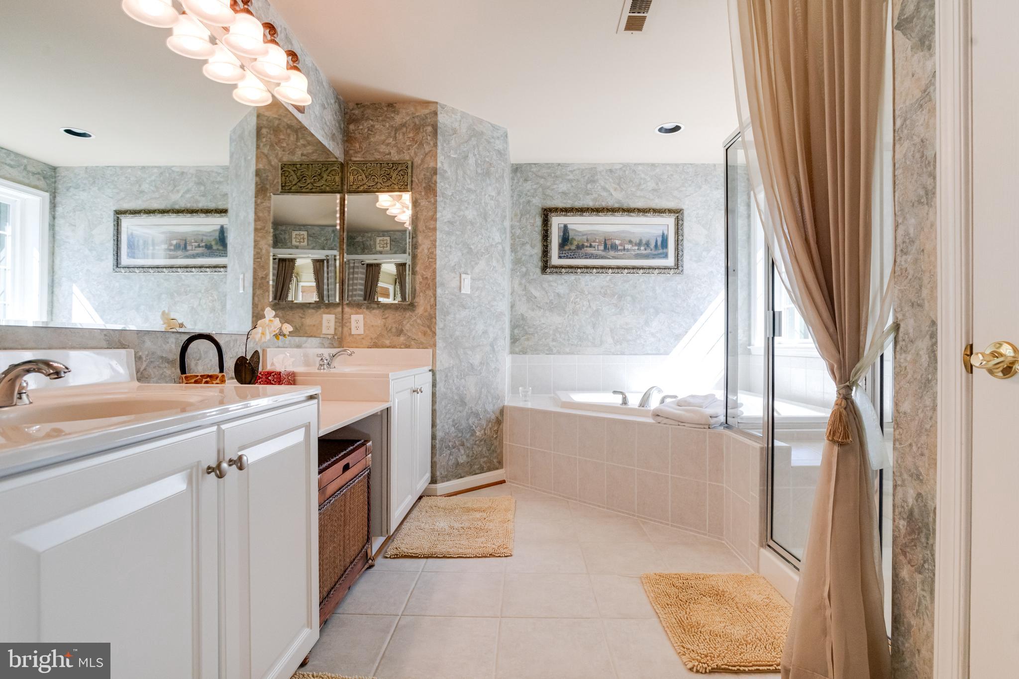 RIVERWALK - Residential