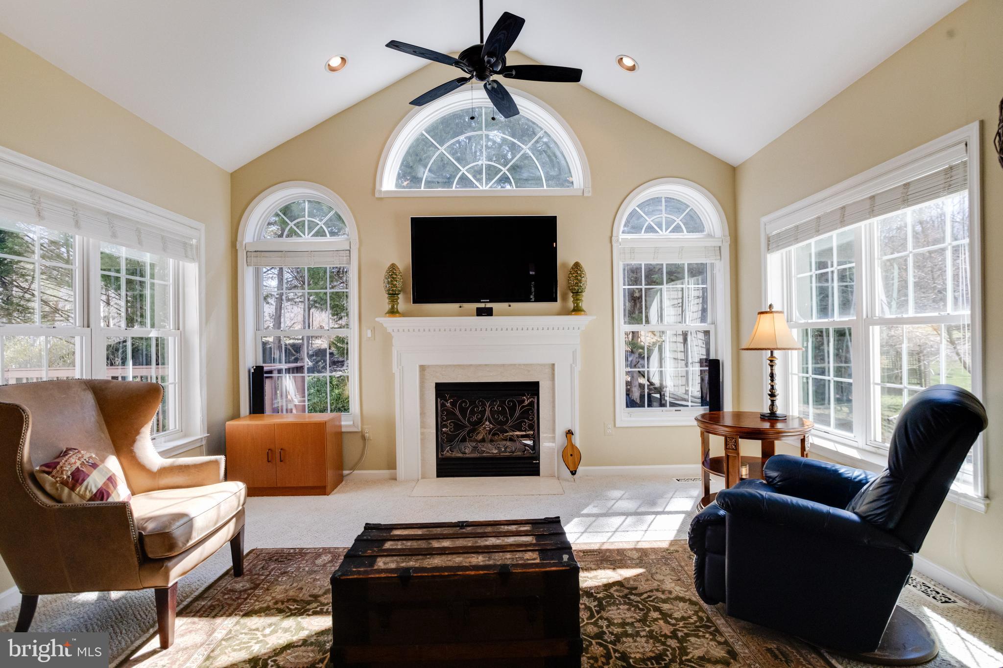 RIVERWALK - Residential