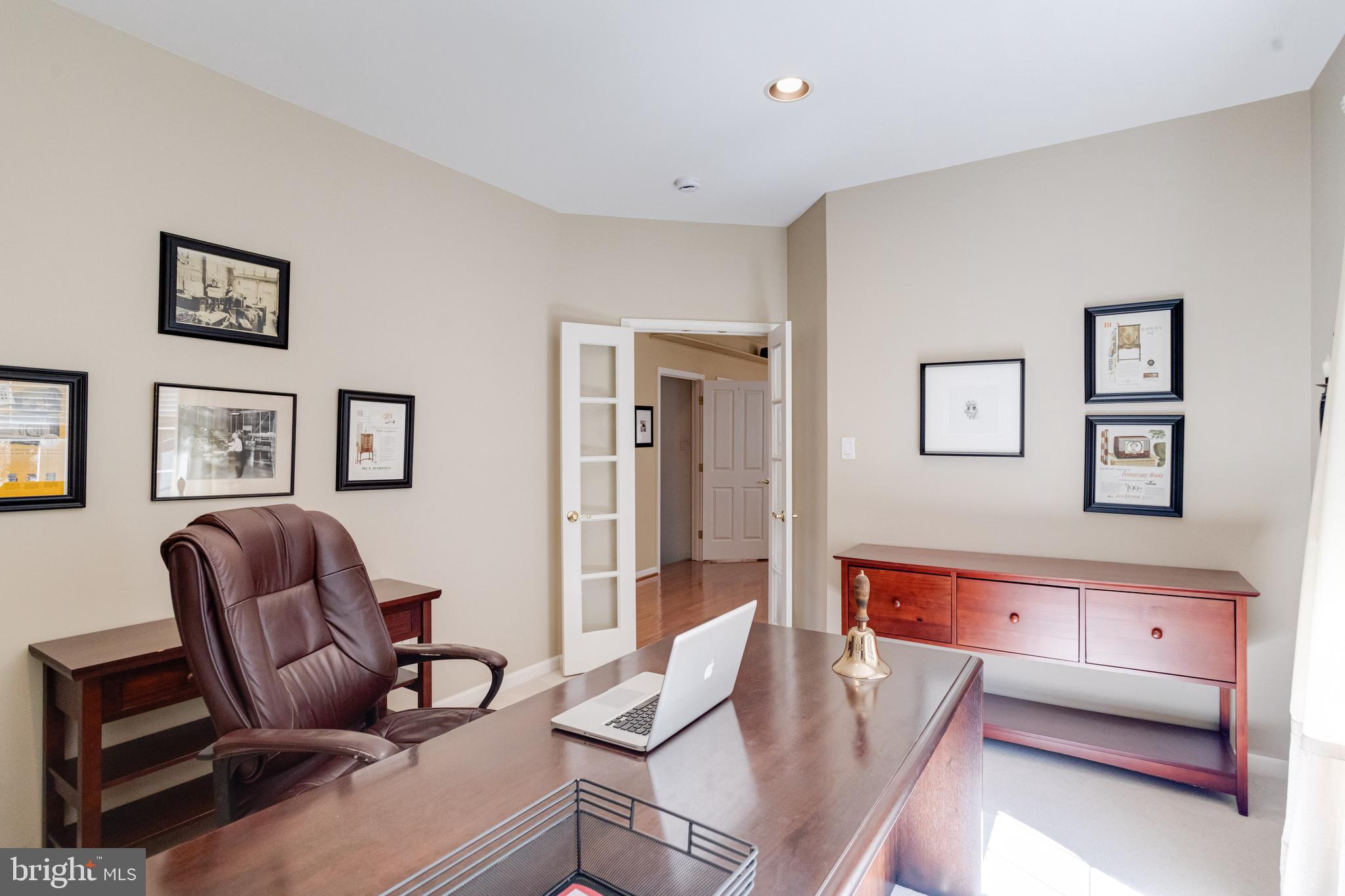 RIVERWALK - Residential