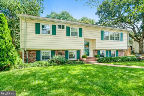 6109 LARKSPUR DRIVE ALEXANDRIA VA 22310