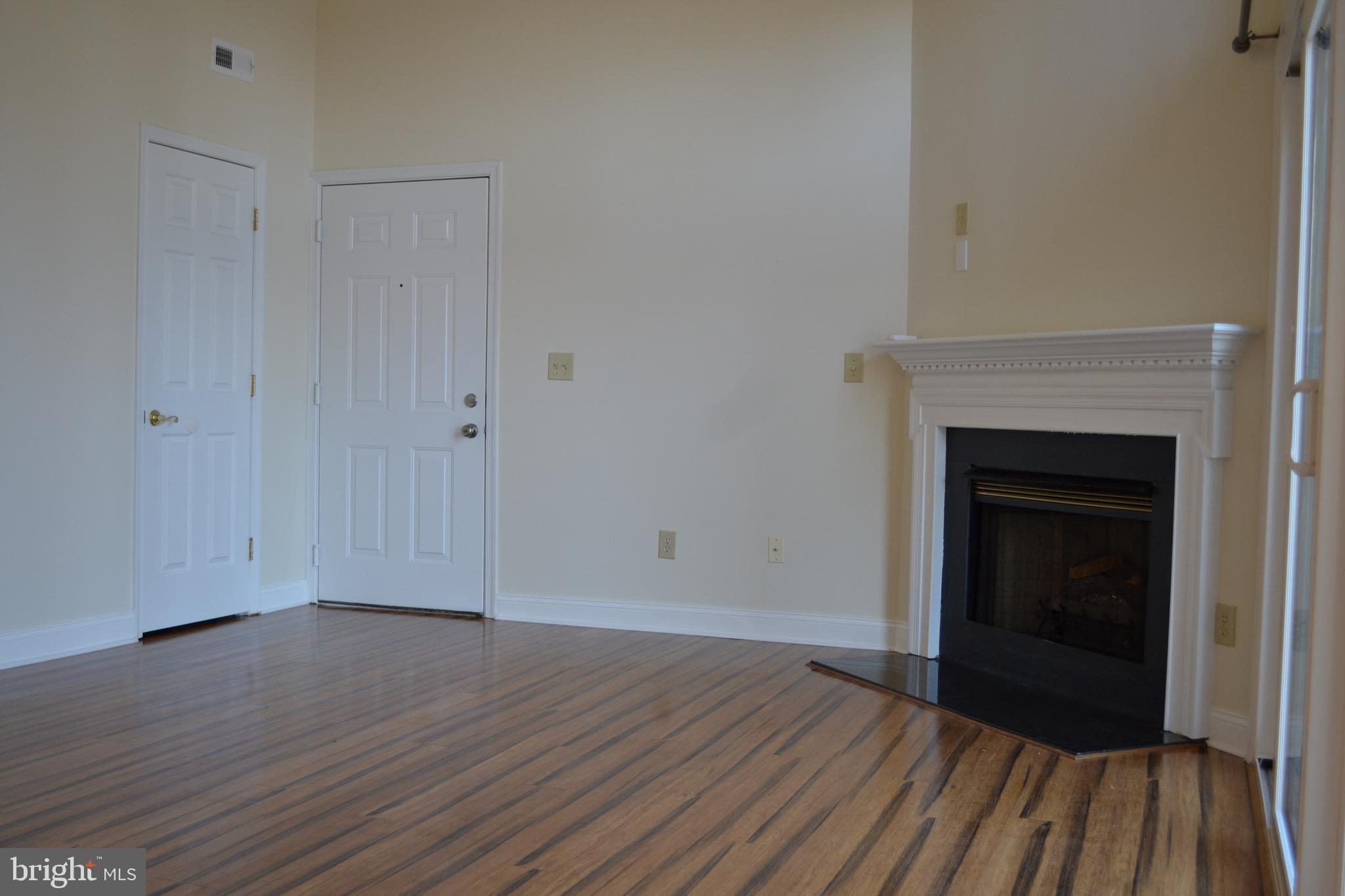 OAKLAND HILLS - Residential Lease