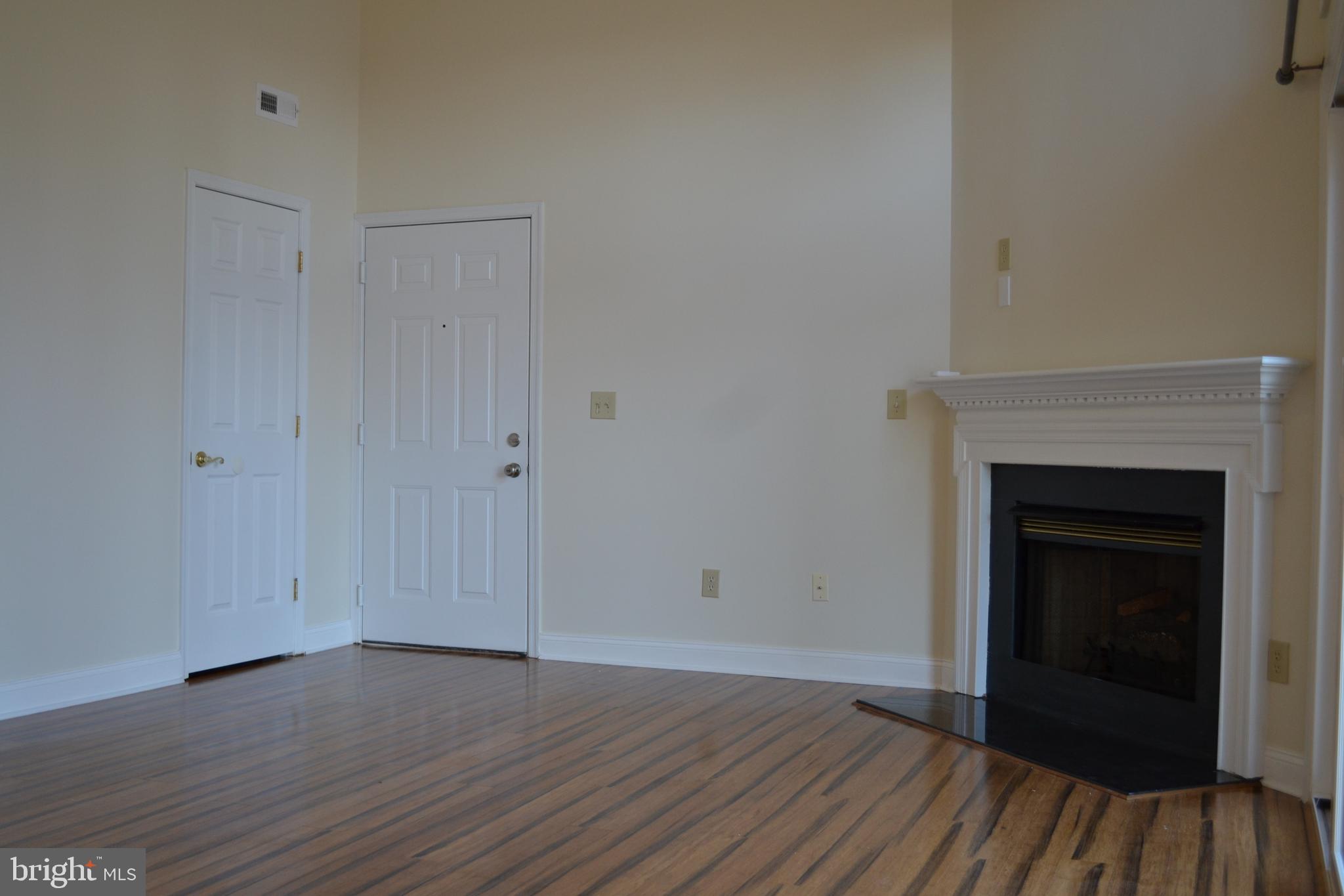 OAKLAND HILLS - Residential Lease