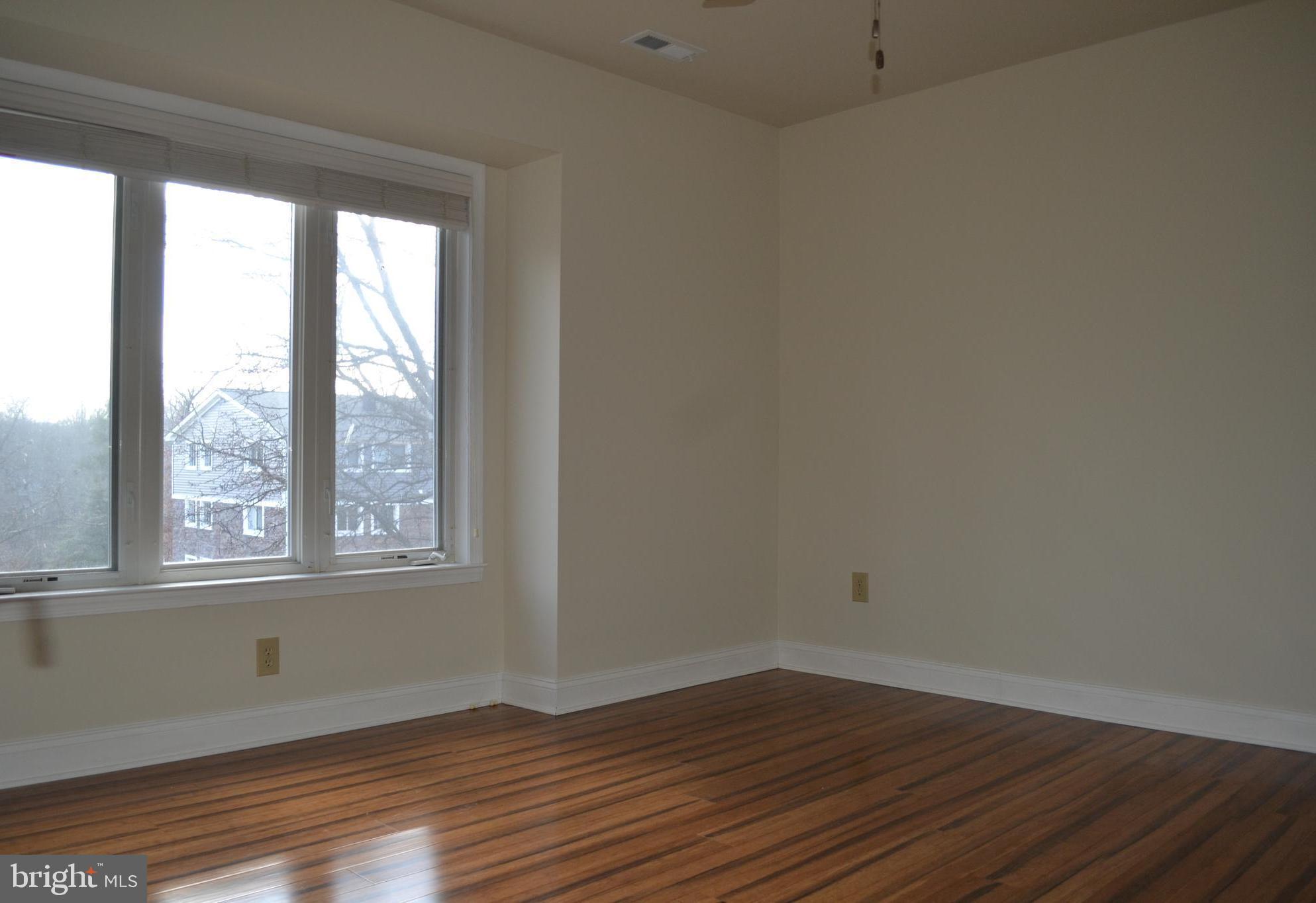 OAKLAND HILLS - Residential Lease