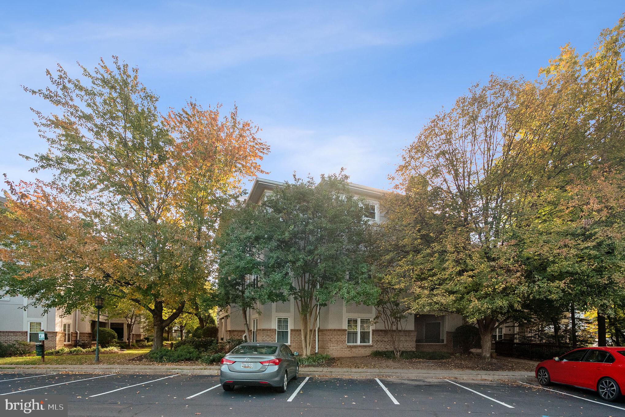 OAK PARK CONDO - Residential