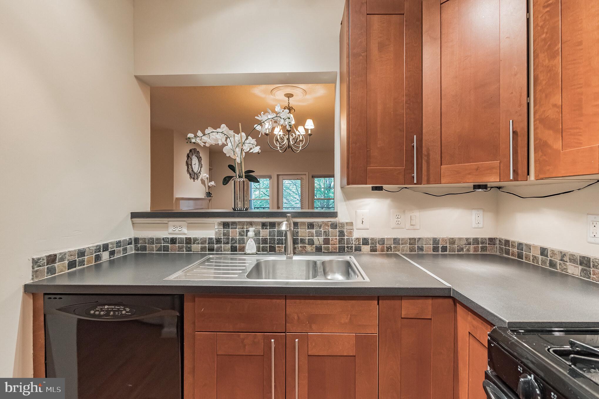 OAK PARK CONDO - Residential