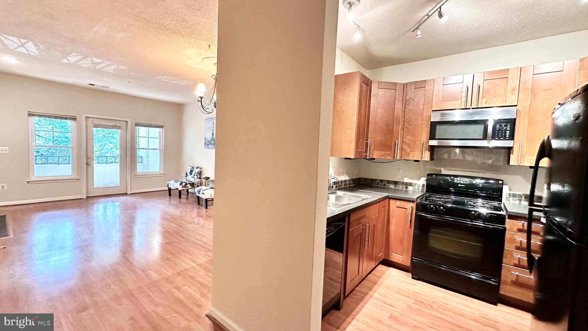OAK PARK CONDO - Residential