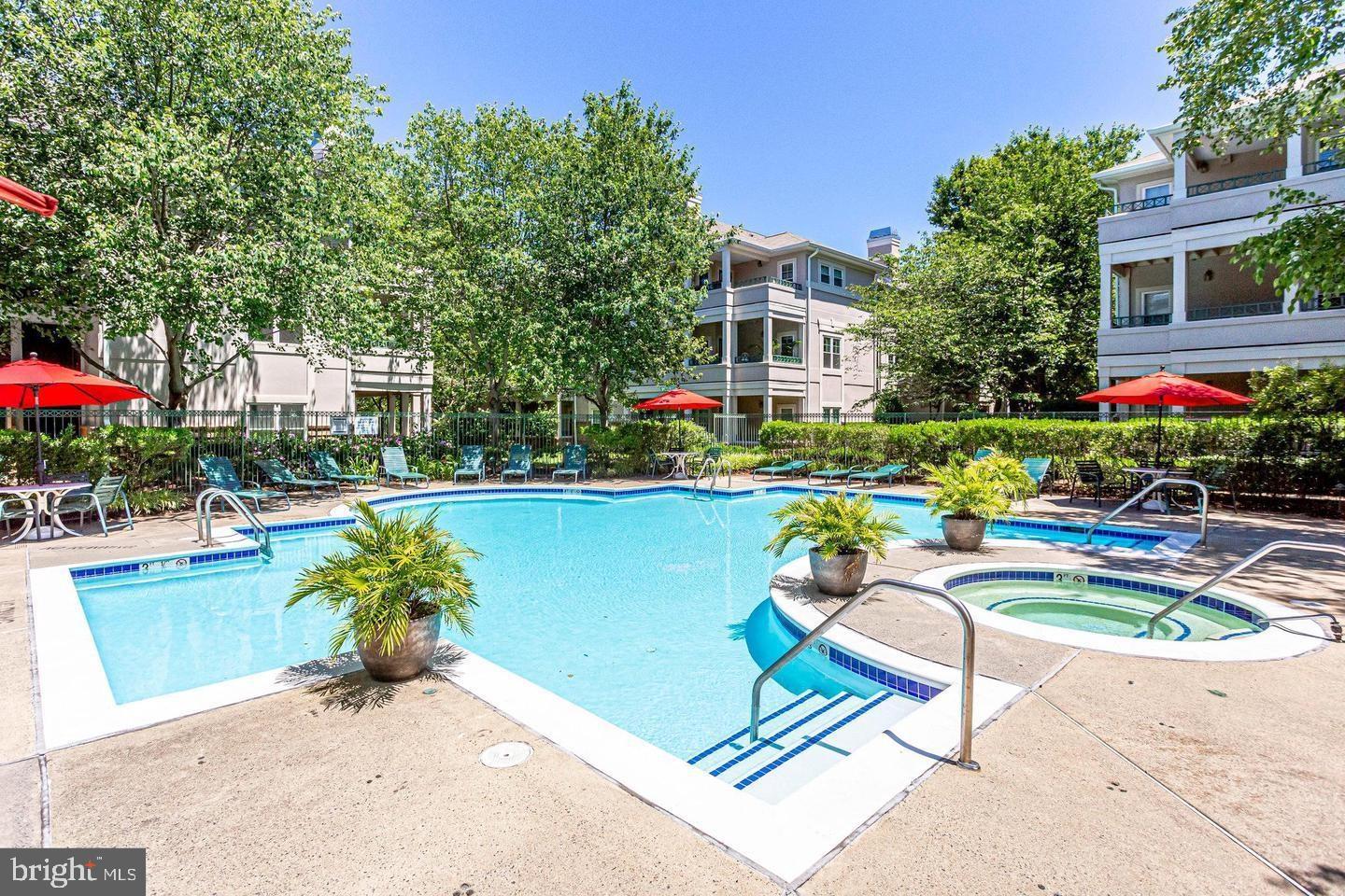 OAK PARK CONDO - Residential