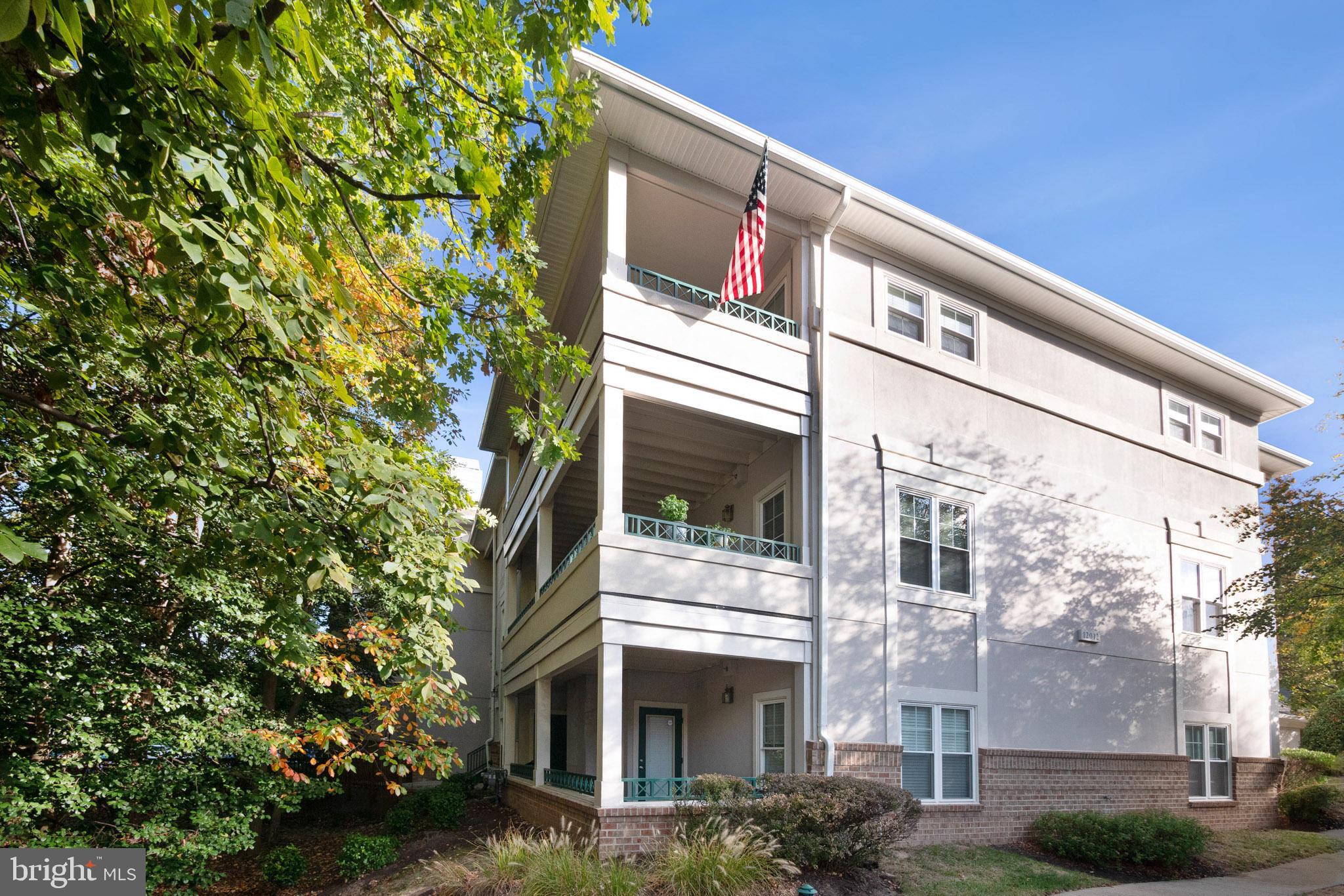 OAK PARK CONDO - Residential