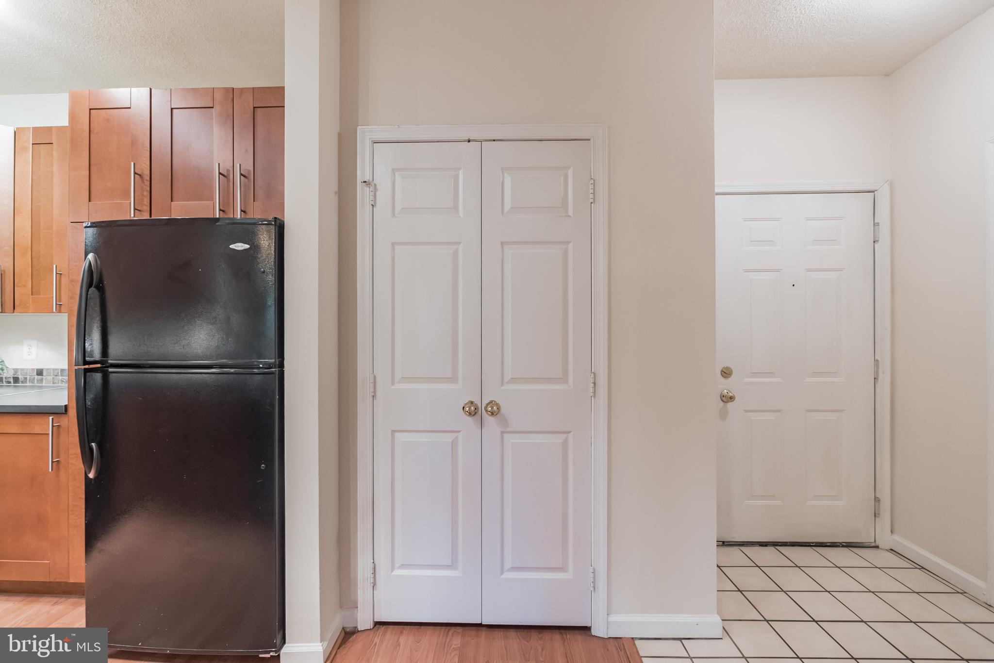 OAK PARK CONDO - Residential