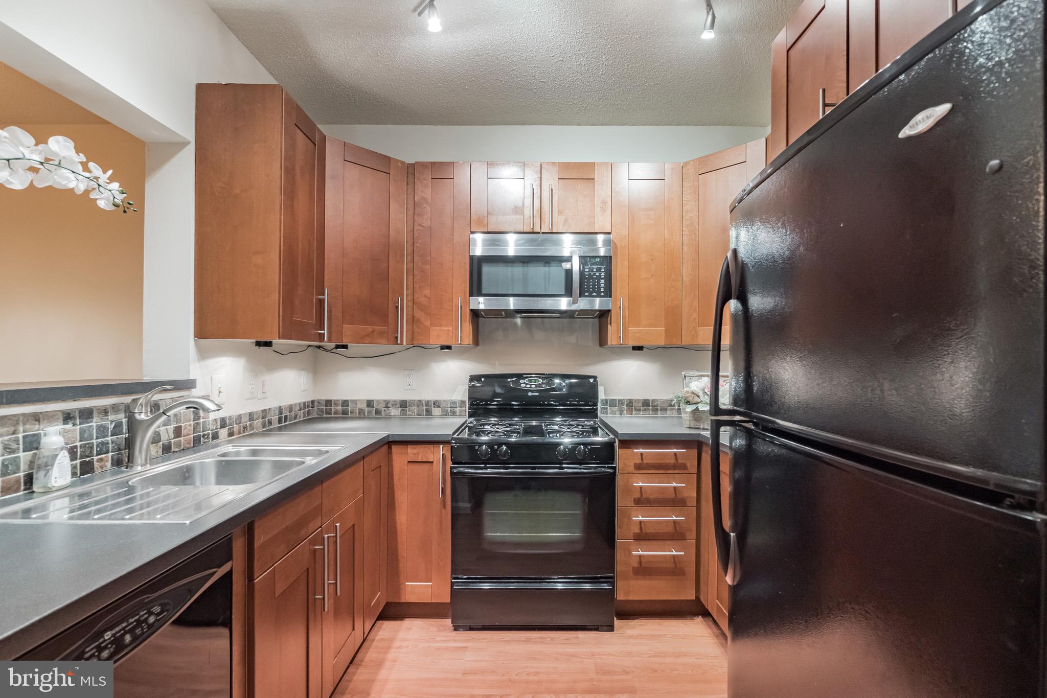 OAK PARK CONDO - Residential