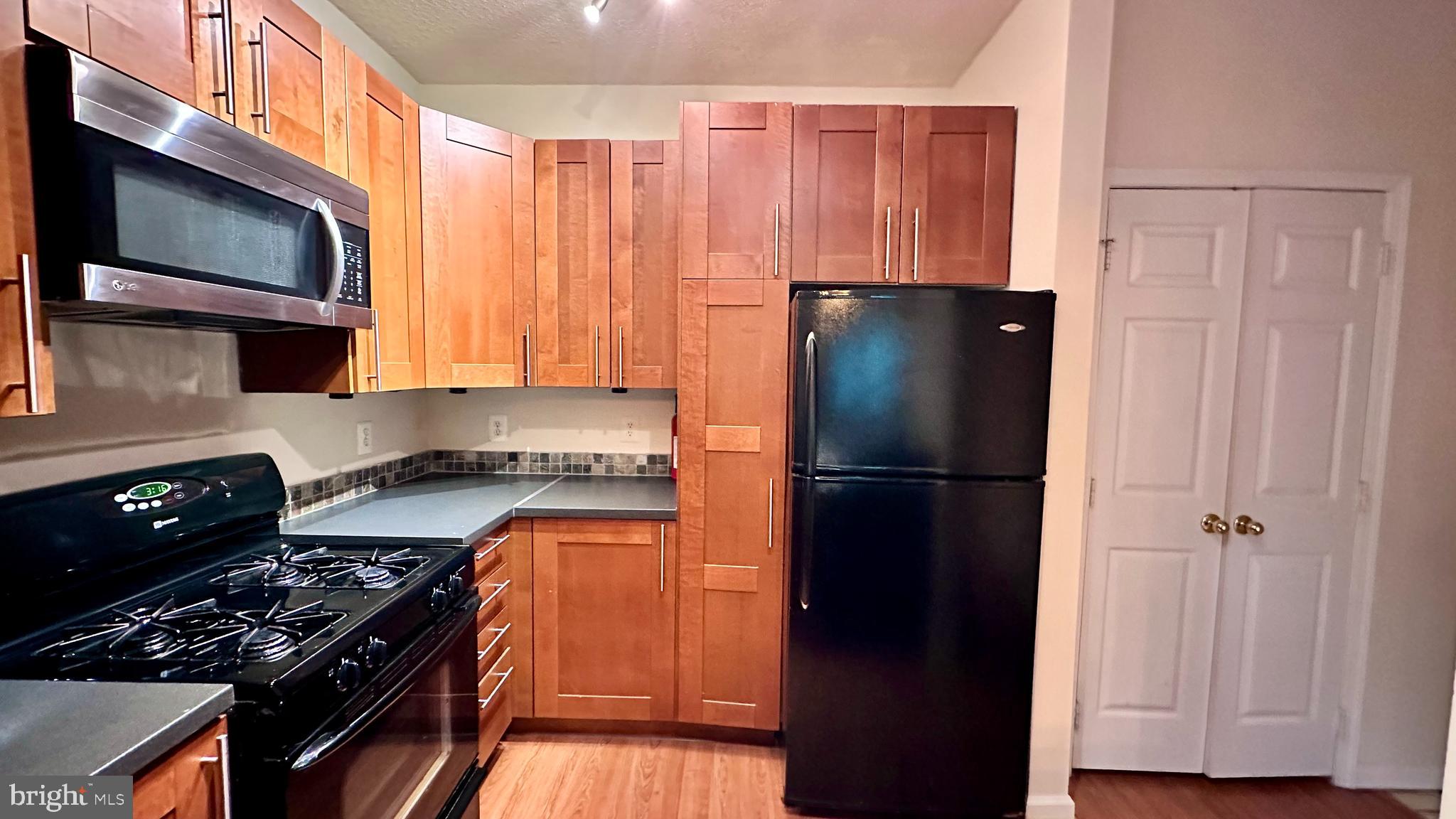 OAK PARK CONDO - Residential