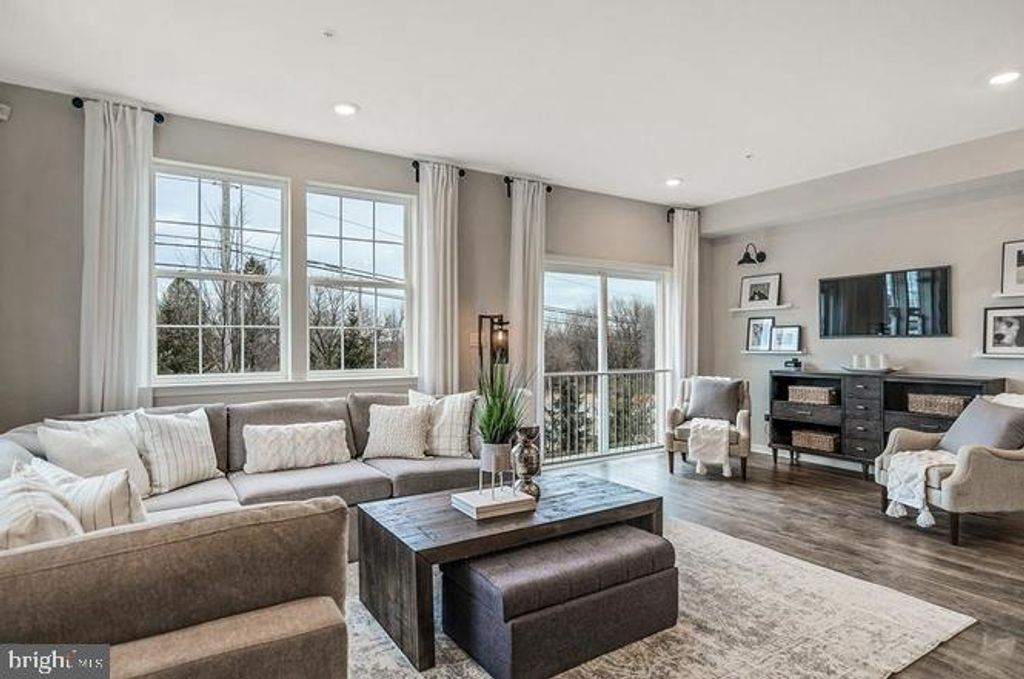 Photo of 1128 Meadowlark Drive, FOGELSVILLE, PA 18051 (MLS # PALH2014566)