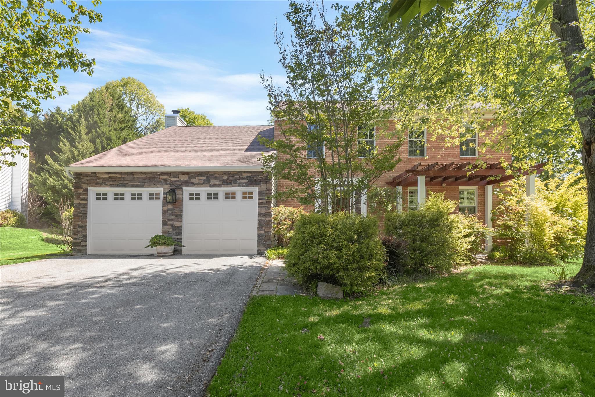 17 WOONSOCKETT COURT