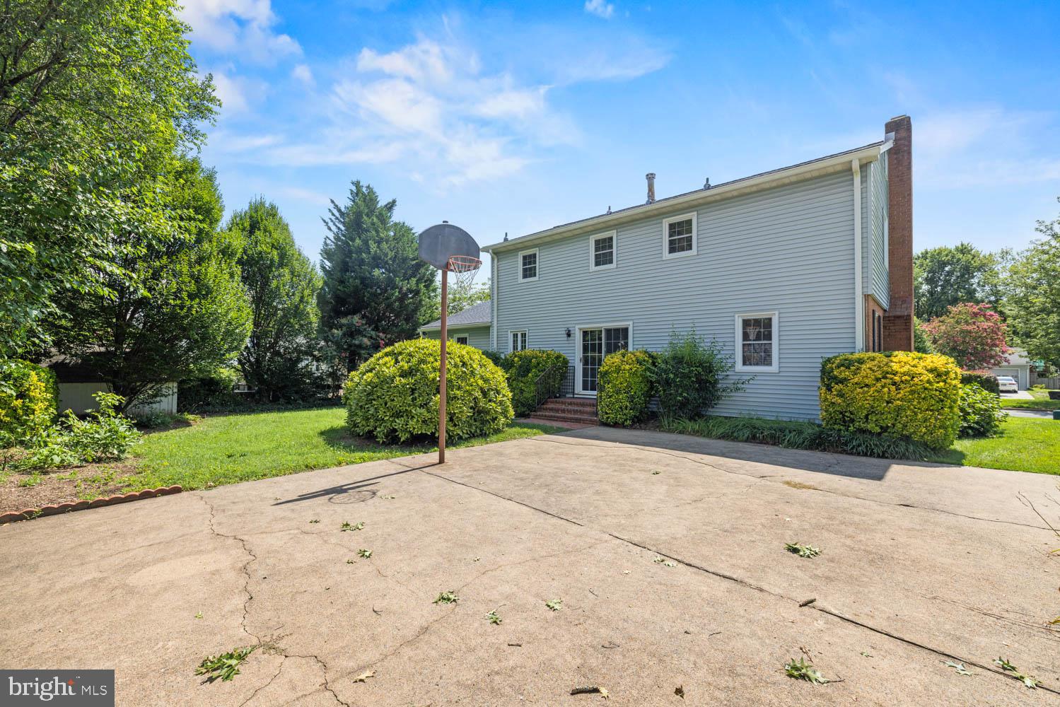 HAYFIELD FARM - Residential