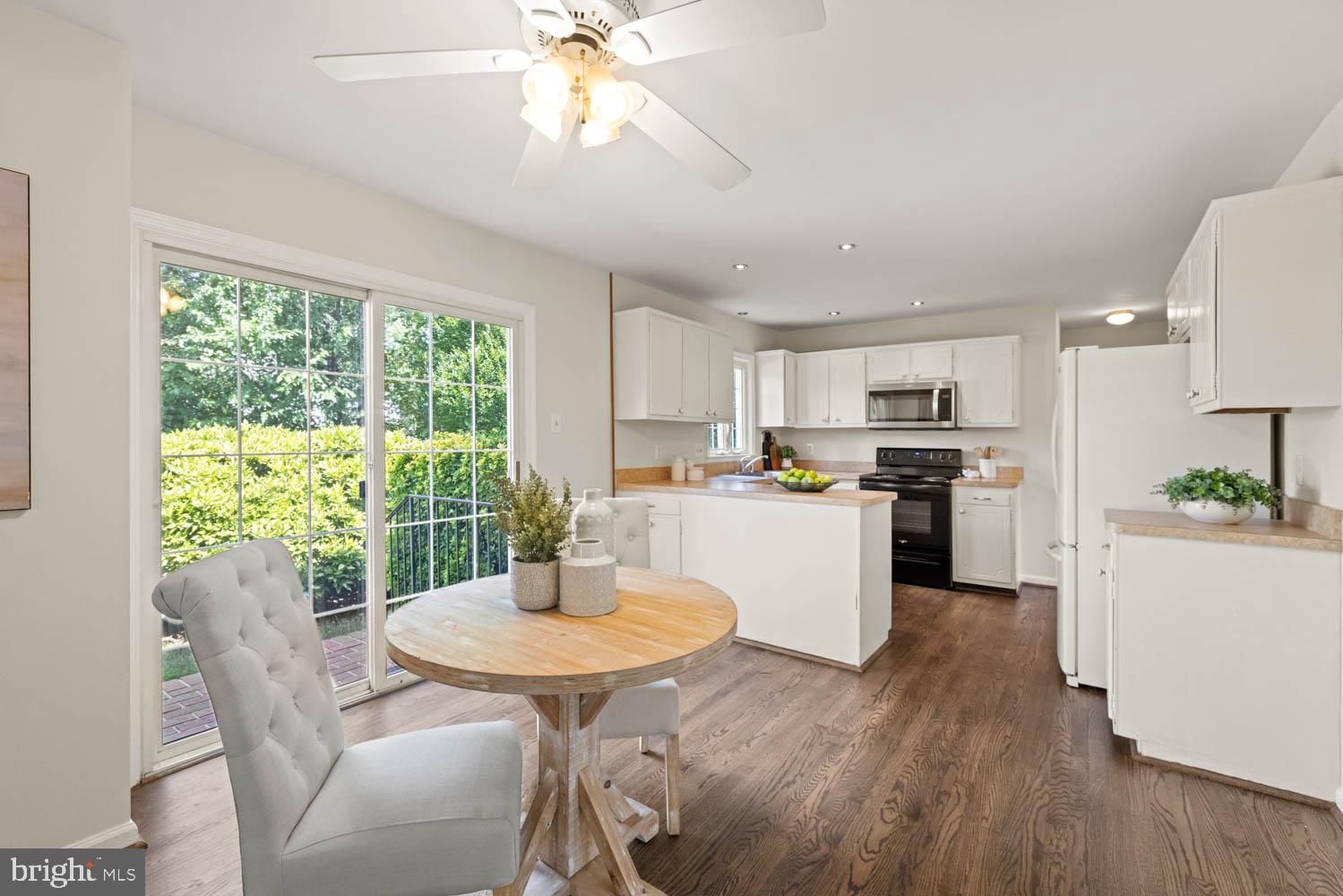 HAYFIELD FARM - Residential