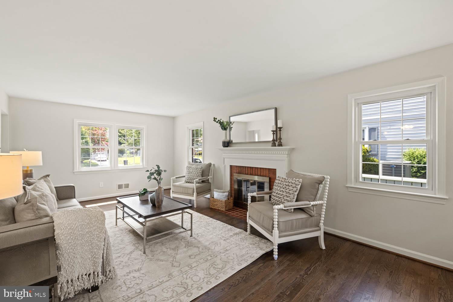 HAYFIELD FARM - Residential