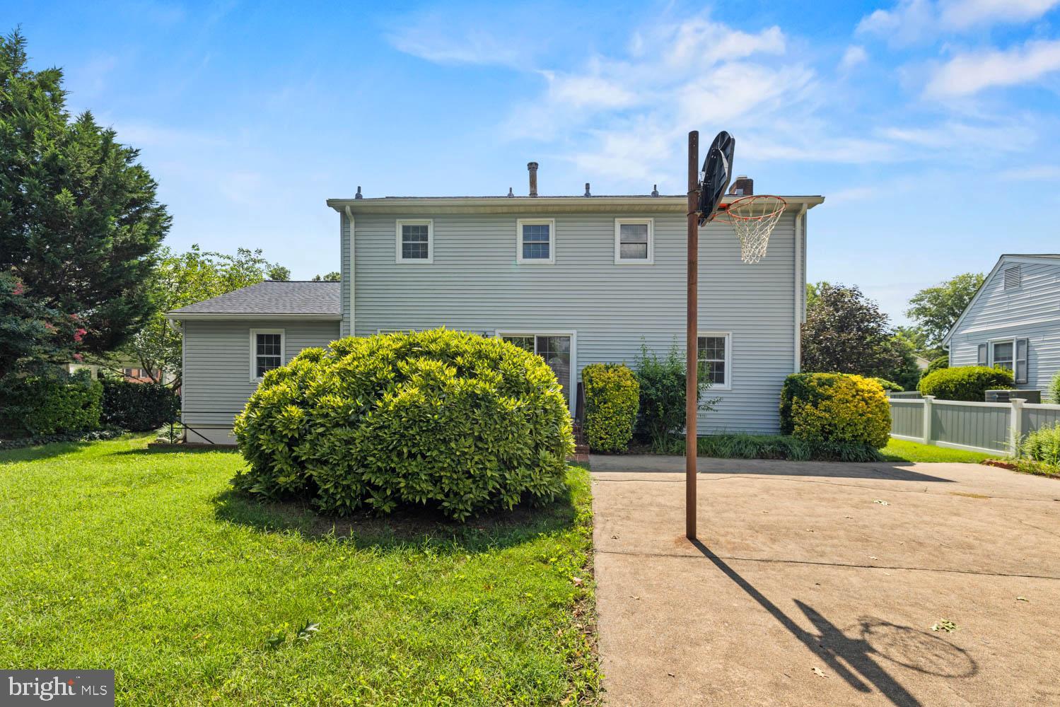 HAYFIELD FARM - Residential