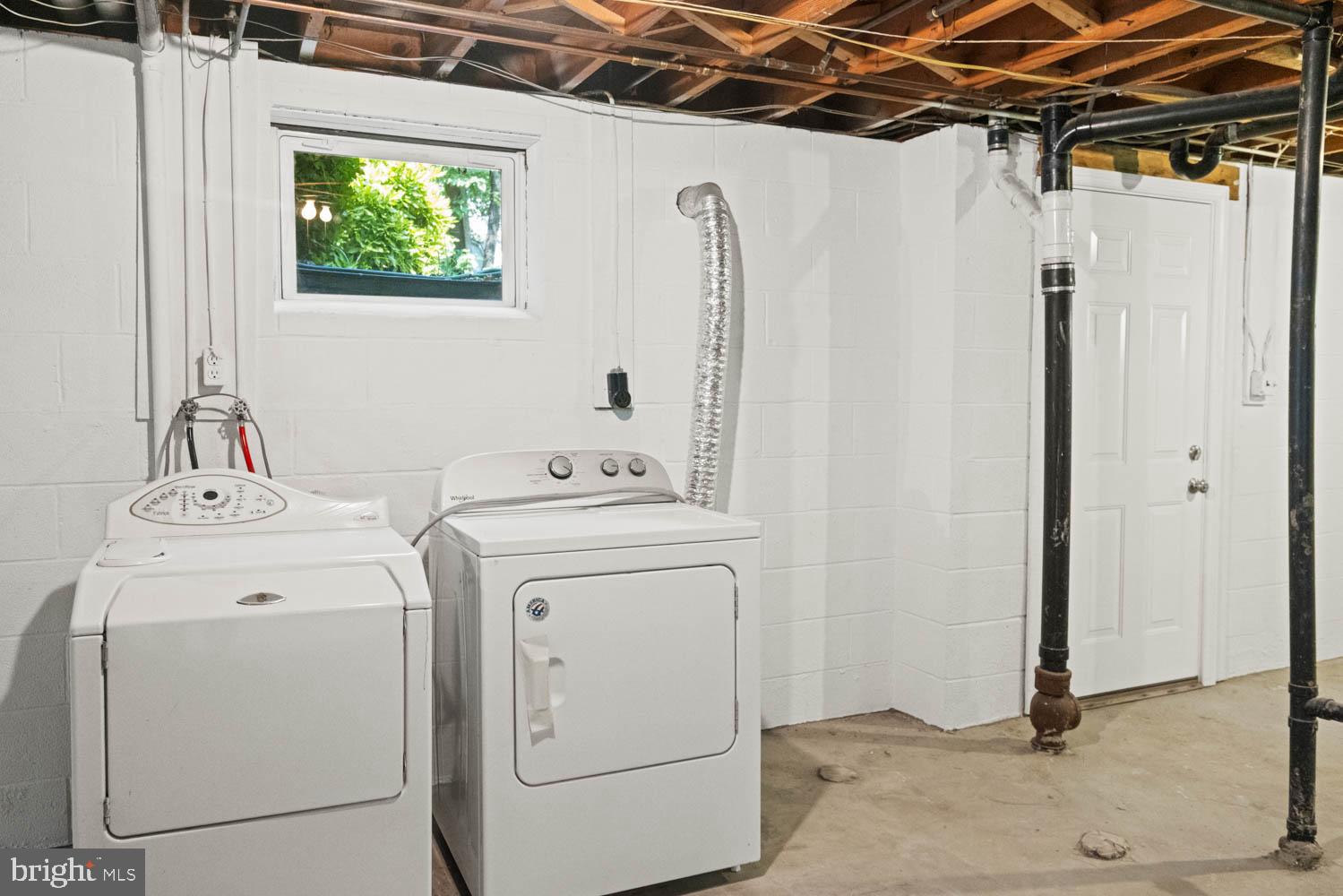 HAYFIELD FARM - Residential