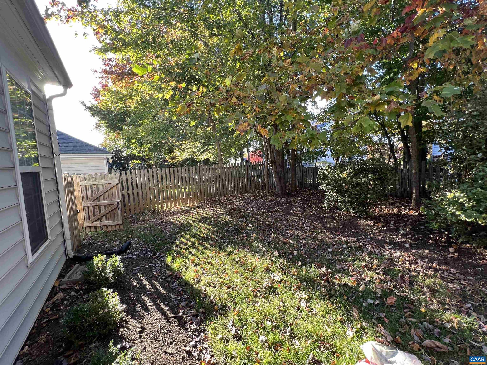 DUNLORA - Residential Lease