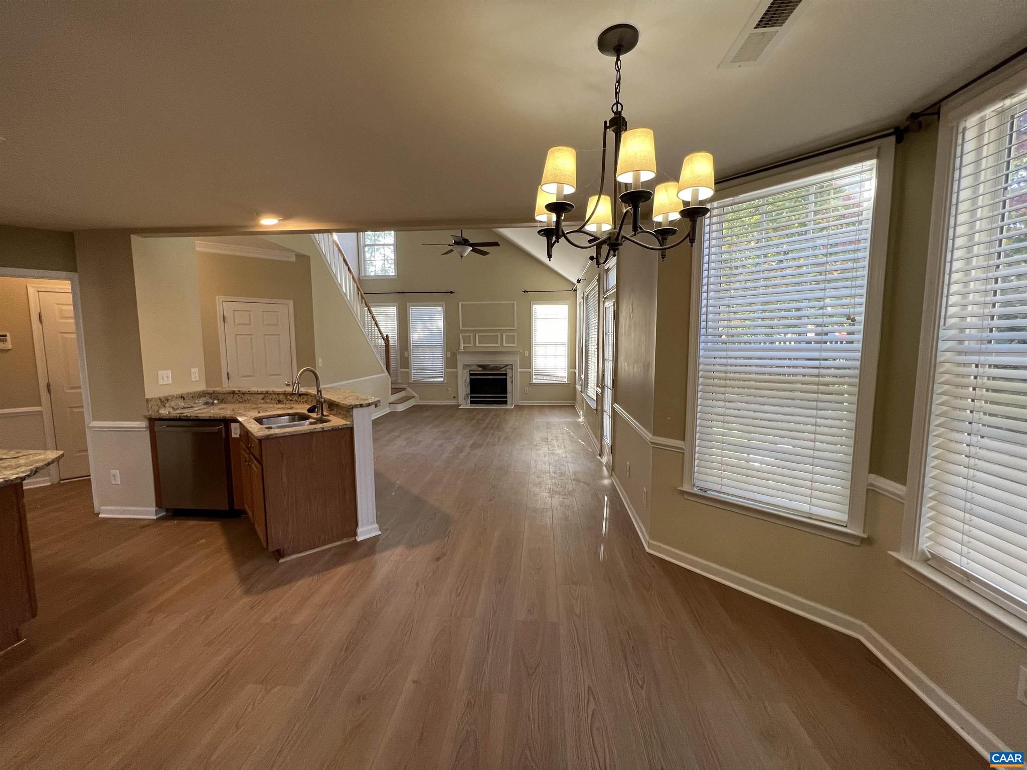 DUNLORA - Residential Lease