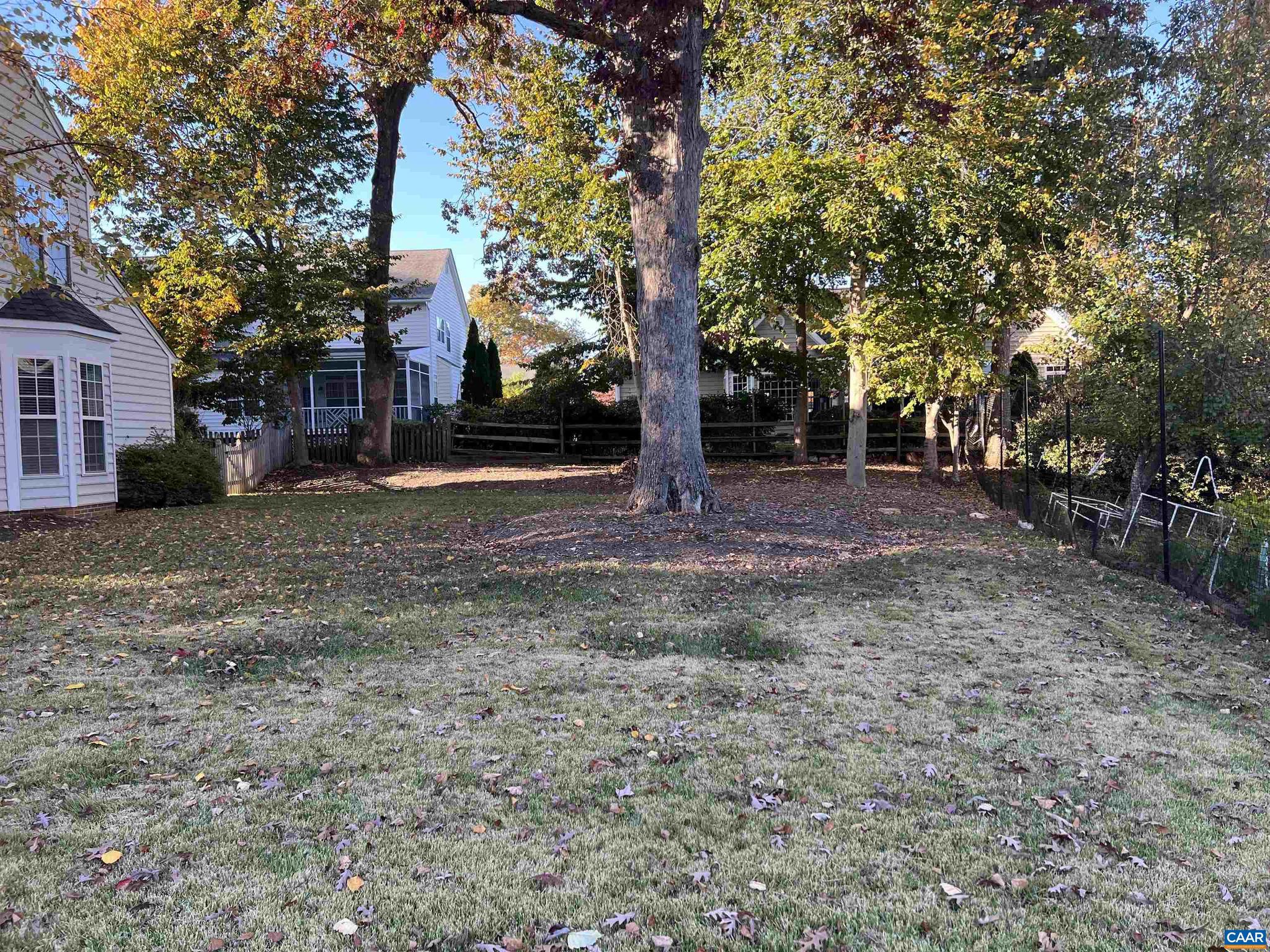 DUNLORA - Residential Lease