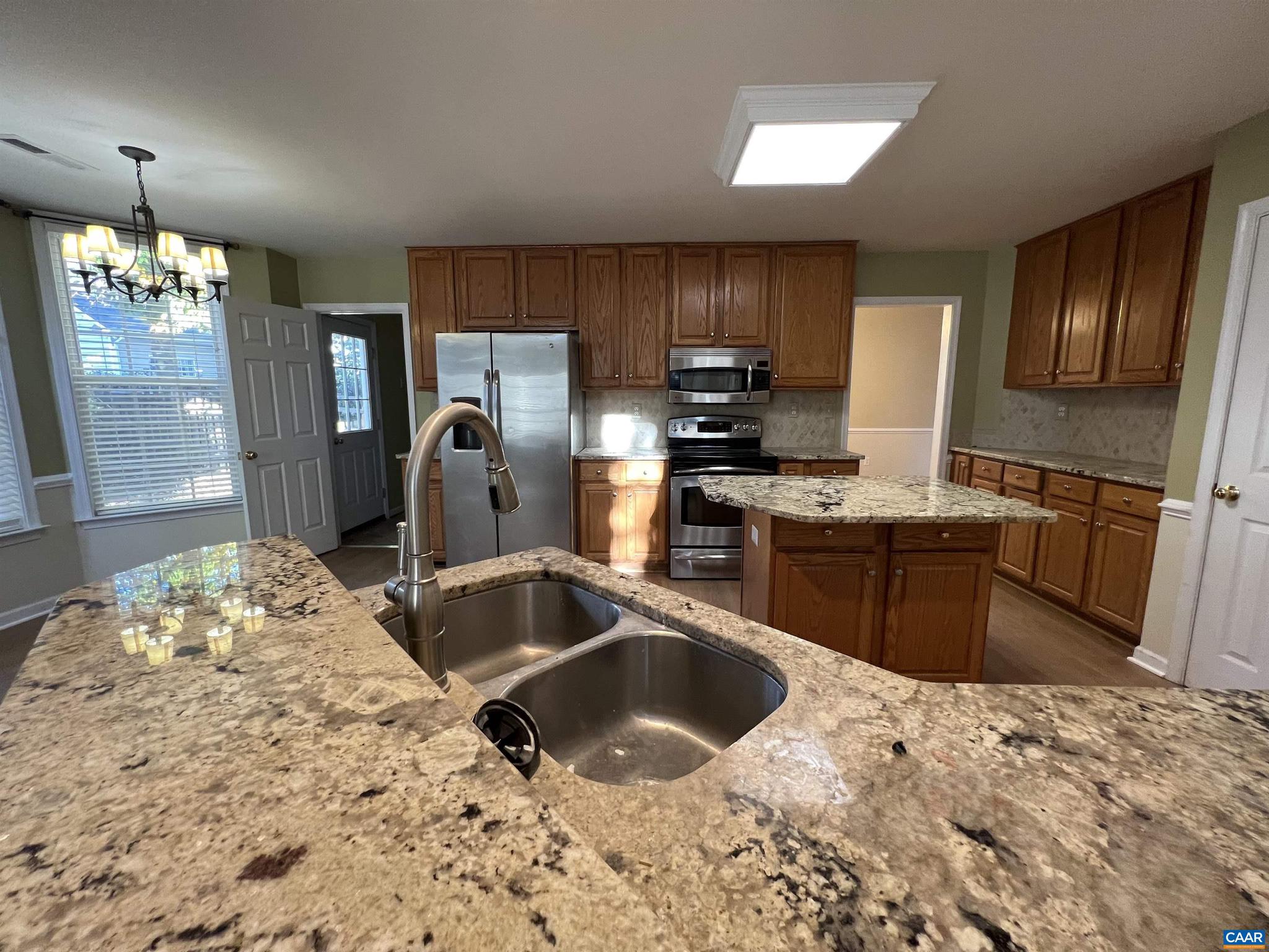 DUNLORA - Residential Lease