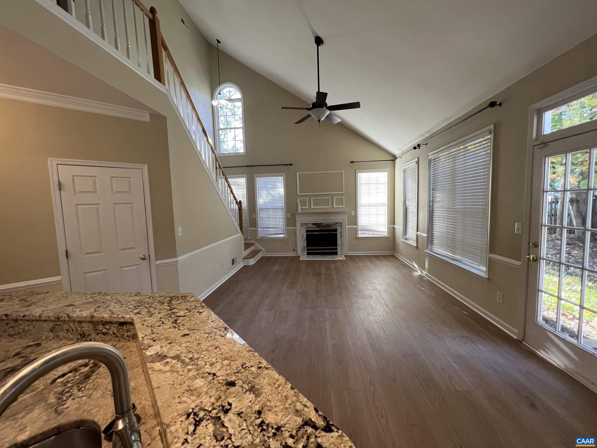 DUNLORA - Residential Lease