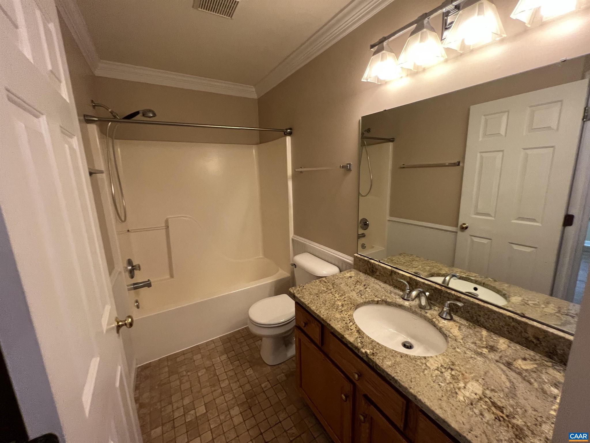 DUNLORA - Residential Lease