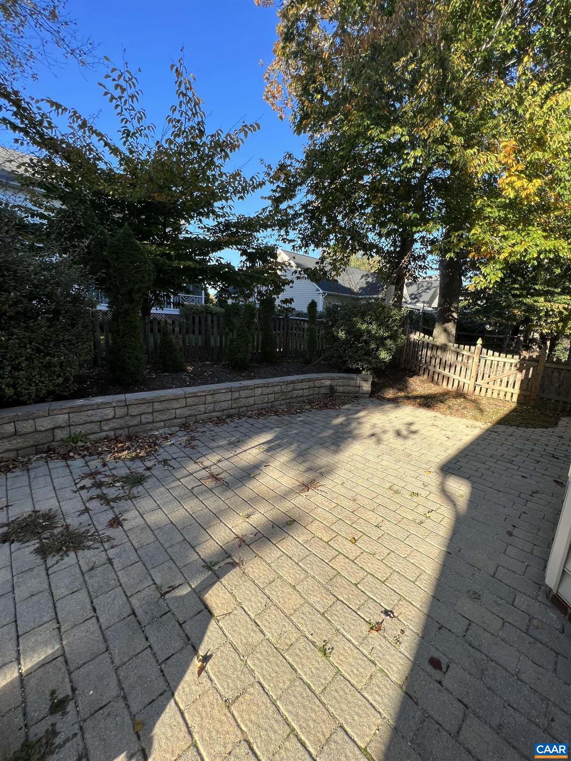 DUNLORA - Residential Lease