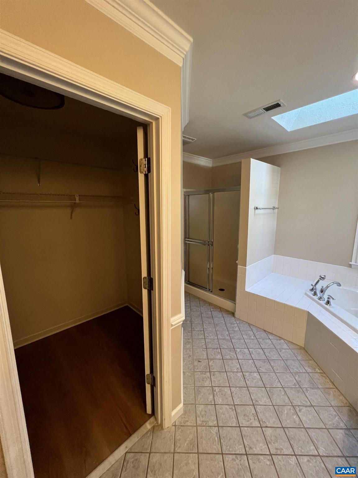 DUNLORA - Residential Lease