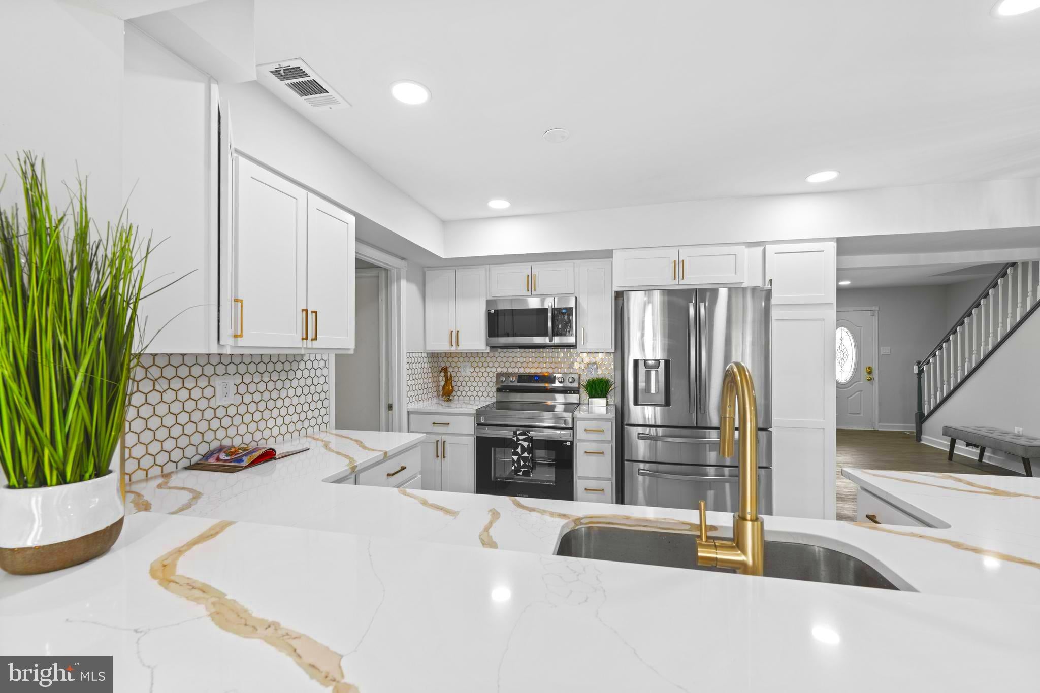 1106 PENNYPACKER LANE