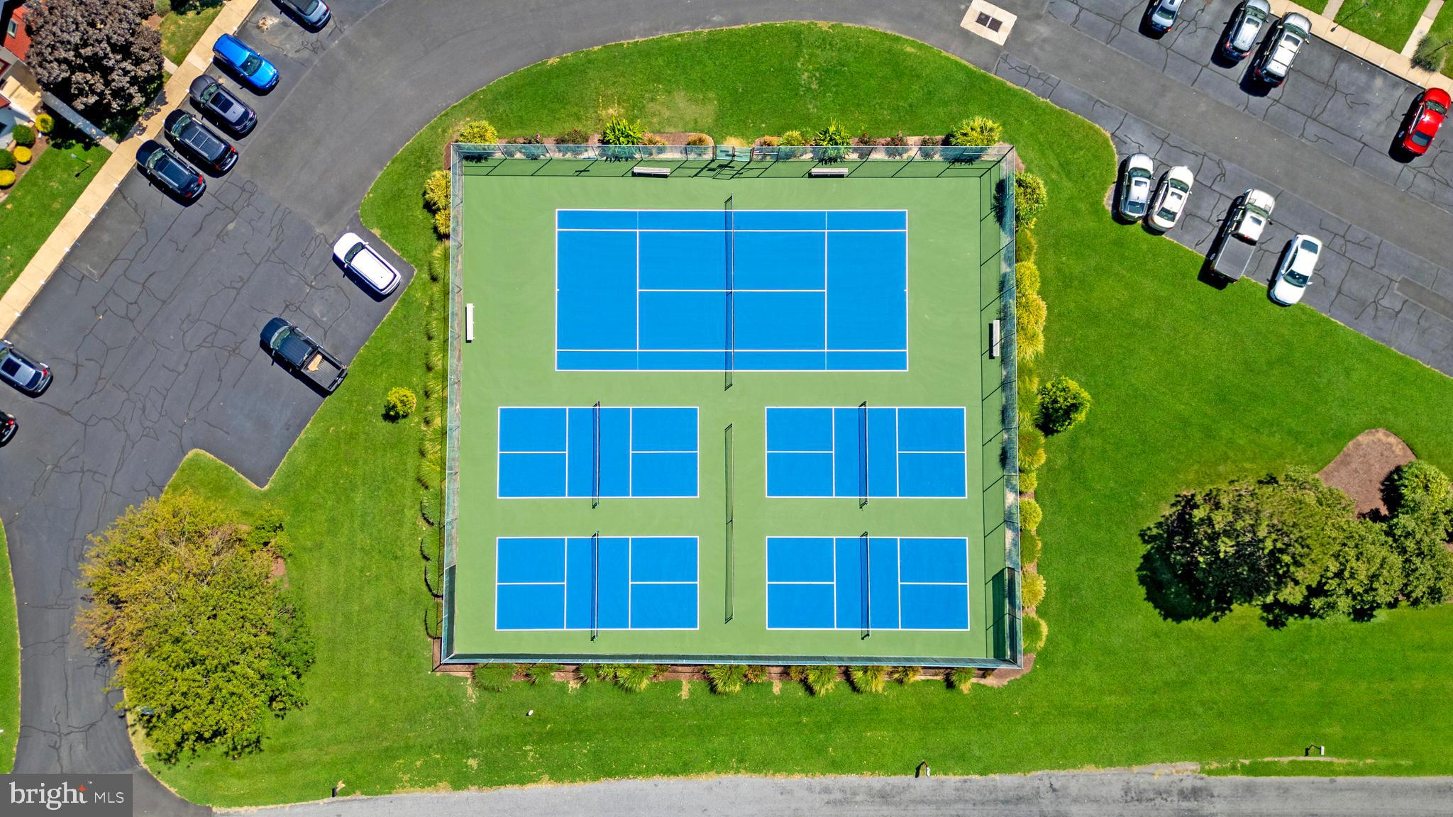 QUEENS LANDING - Residential