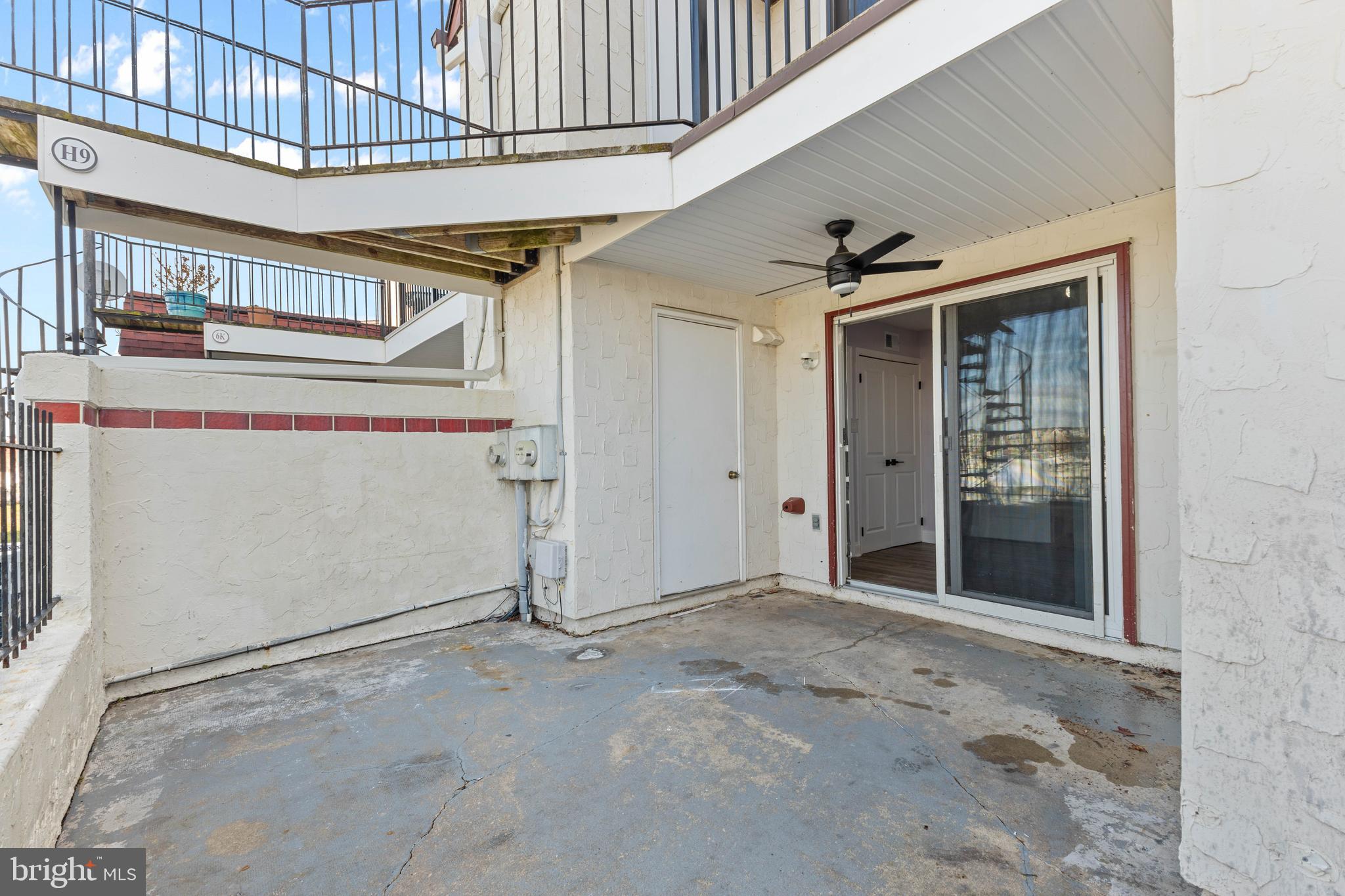 QUEENS LANDING - Residential