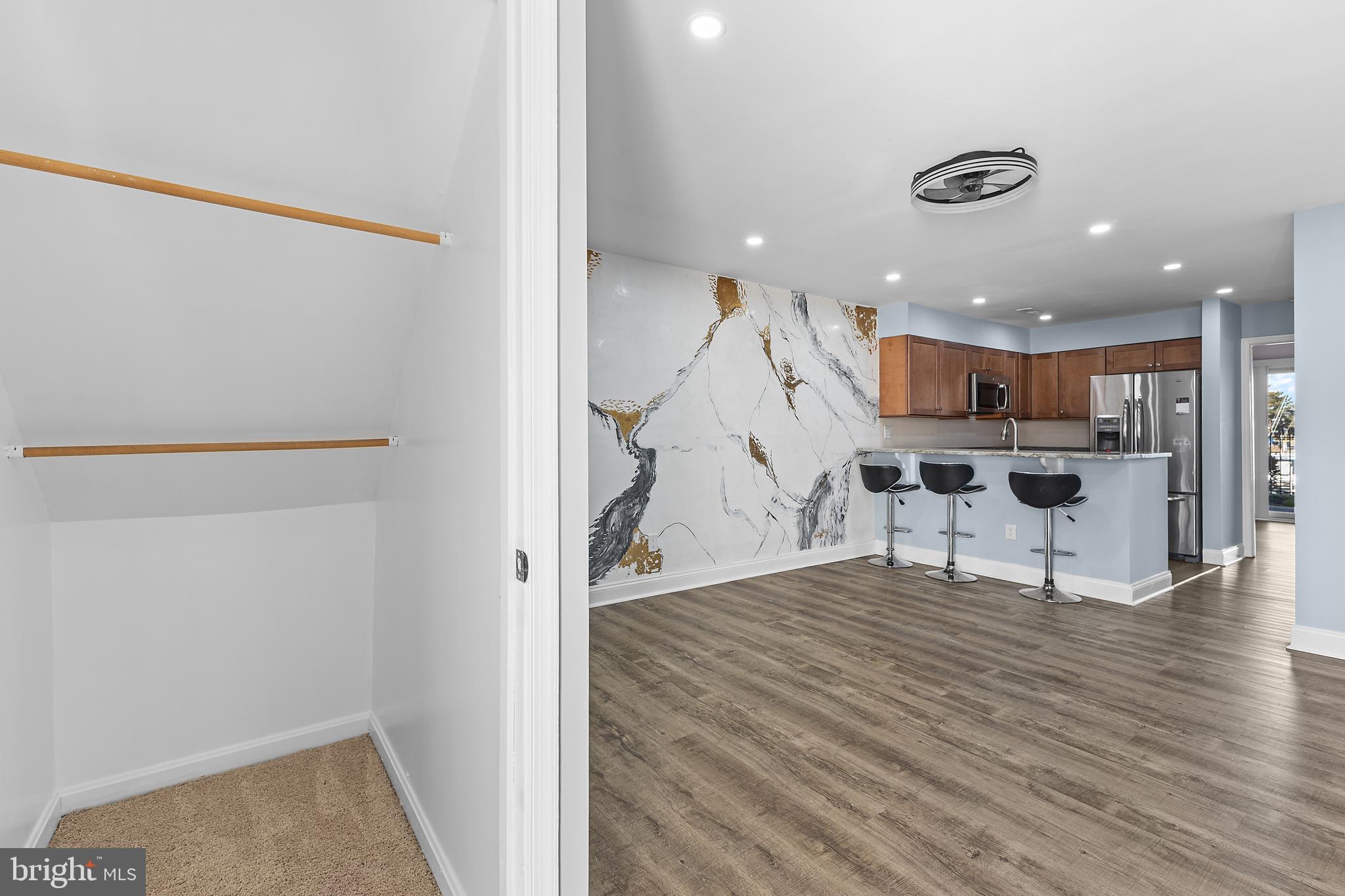 QUEENS LANDING - Residential