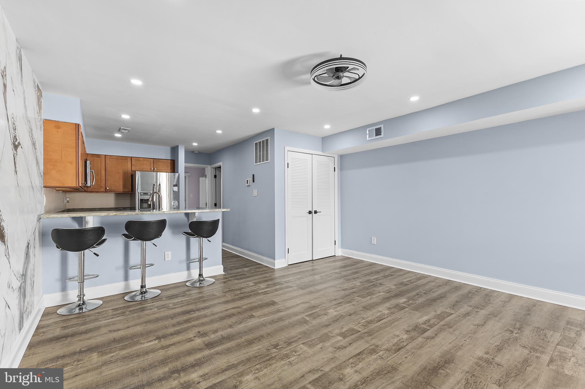 QUEENS LANDING - Residential