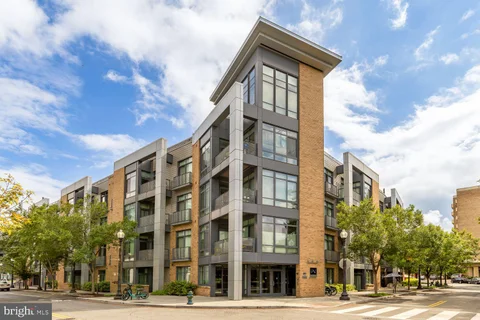 MLS: DCDC2276618