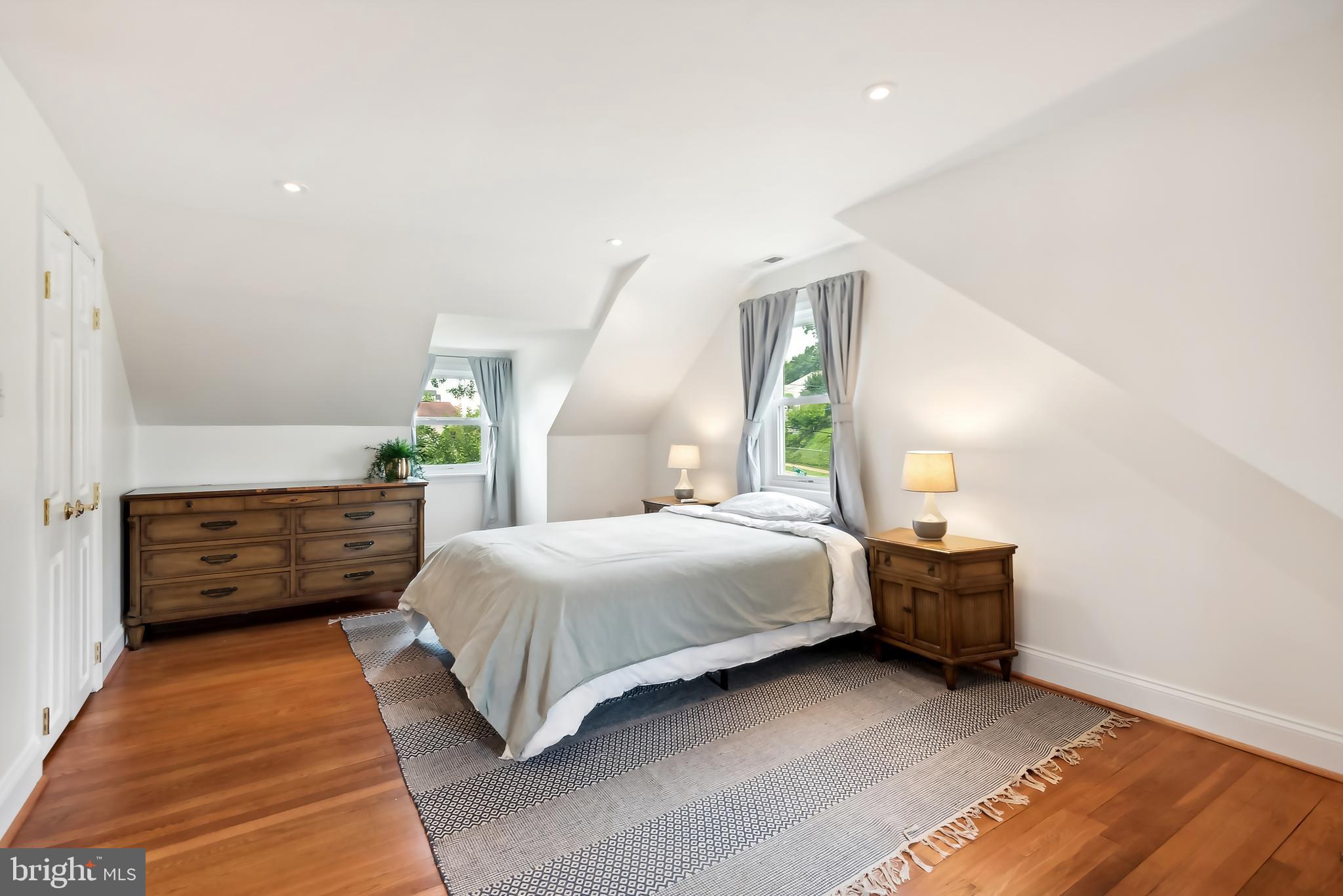 VILLA HEIGHTS - Residential