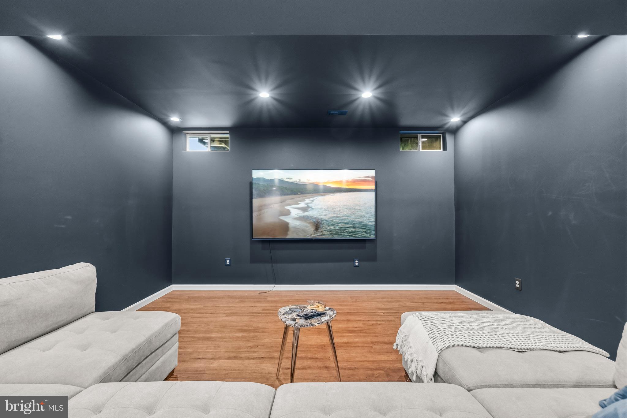 CROSSMAN CREEK - Residential