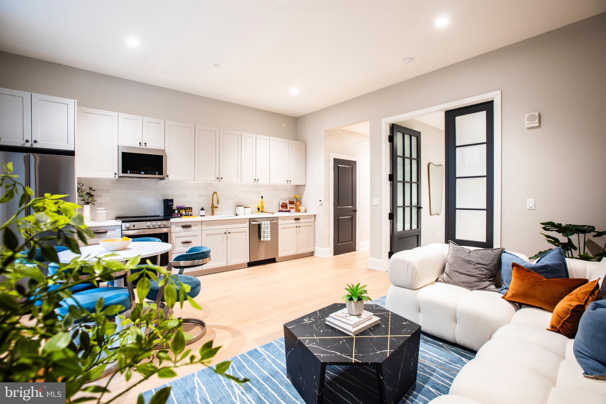 CENTER CITY - Residential Lease