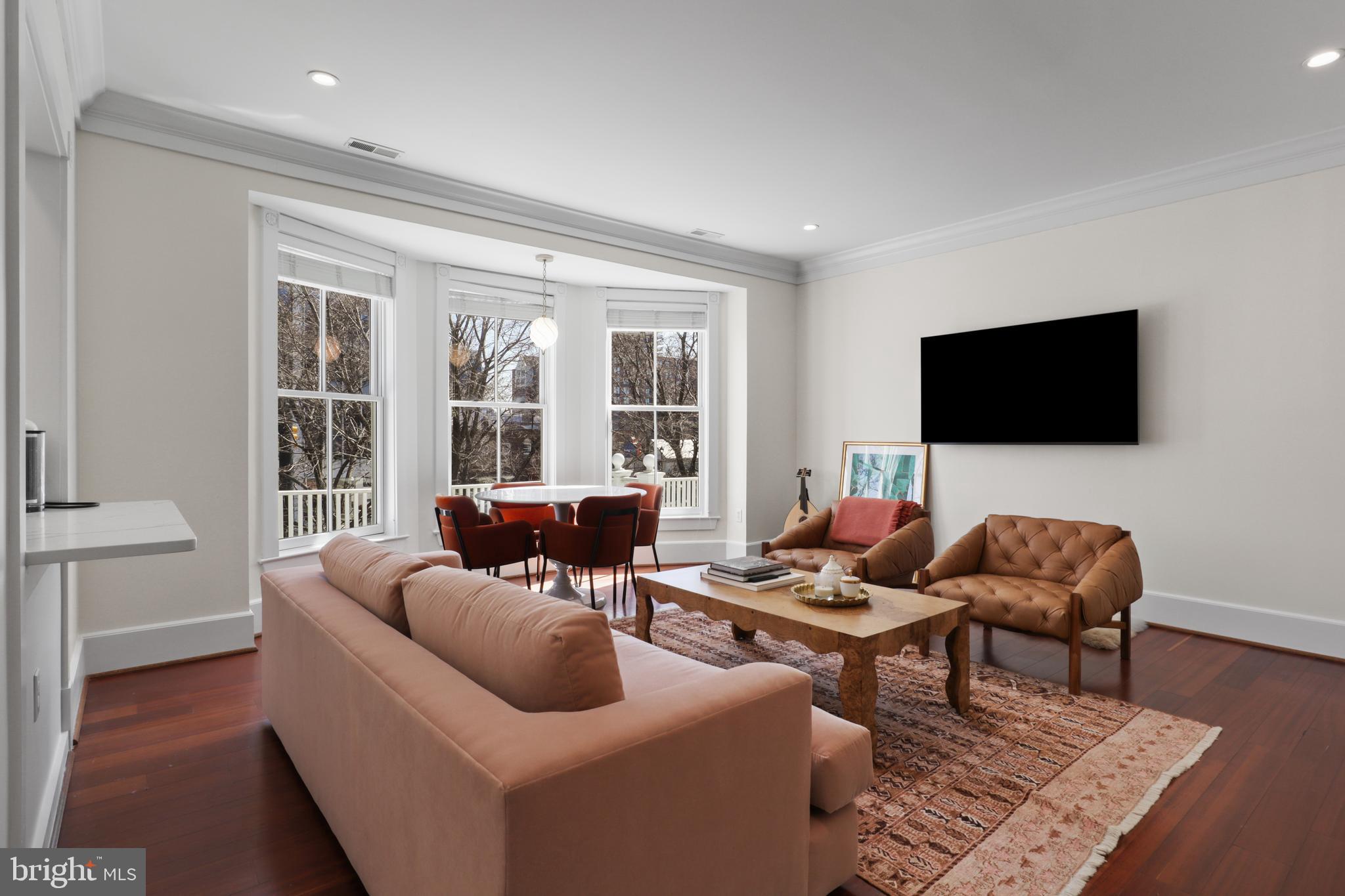 900 NORTH WASHINGTON STREET CONDOMINIUMS - Residential