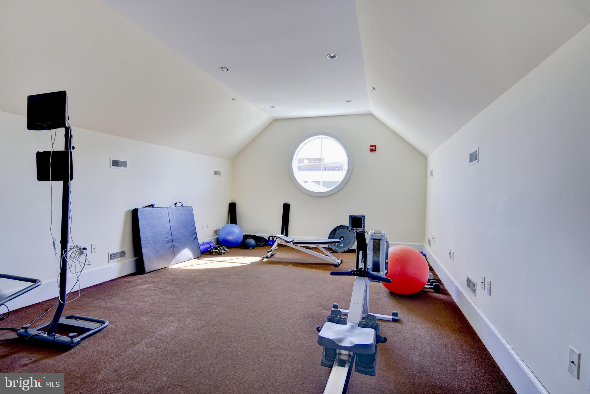 900 NORTH WASHINGTON STREET CONDOMINIUMS - Residential